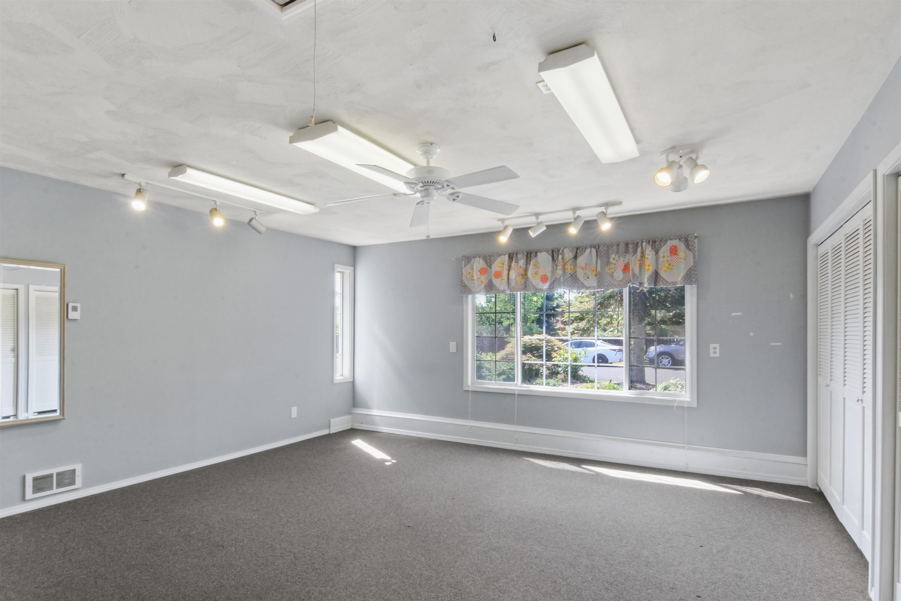 2201 E 42nd Ave - Photo 15