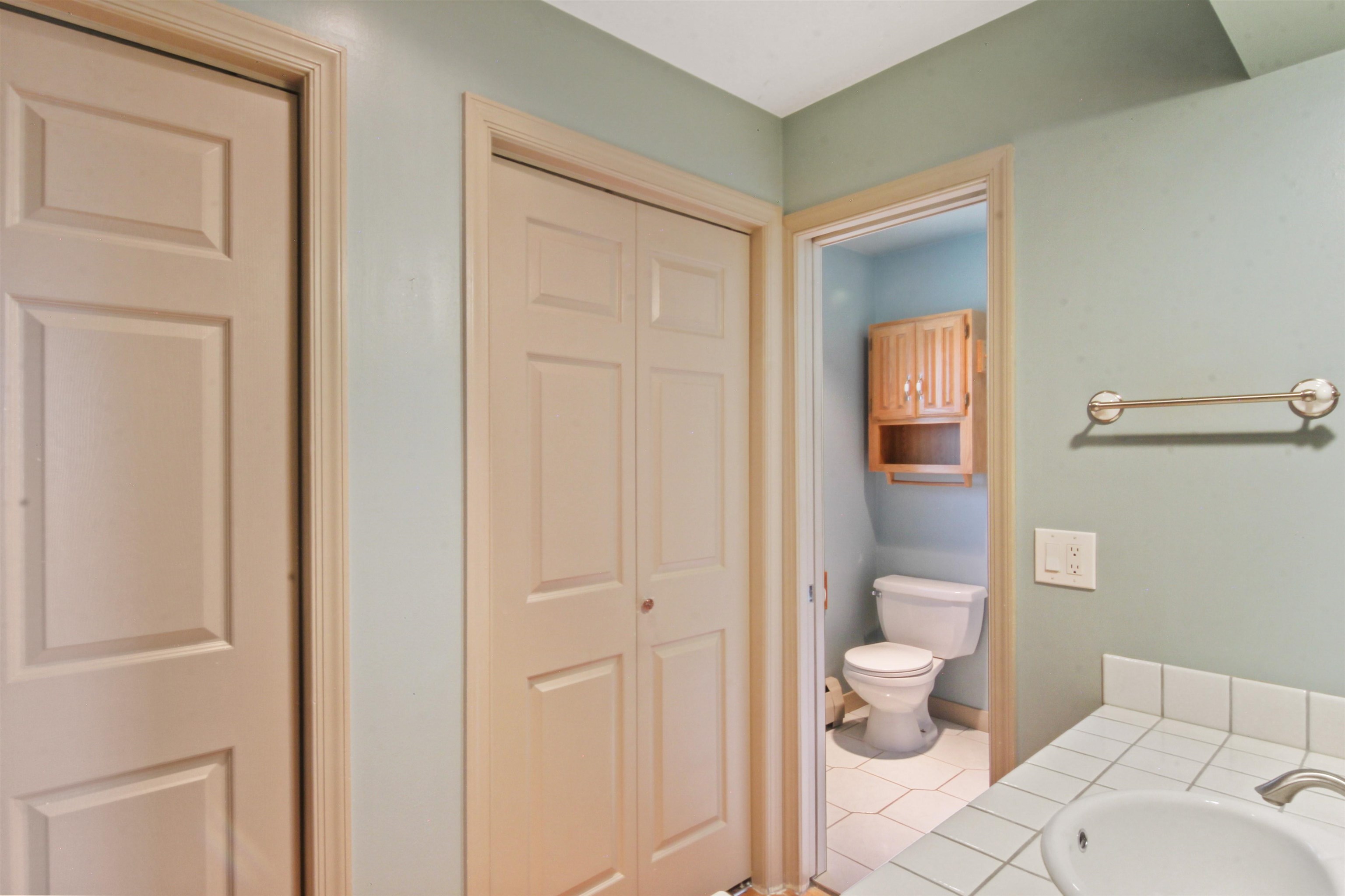 2201 E 42nd Ave - Photo 18