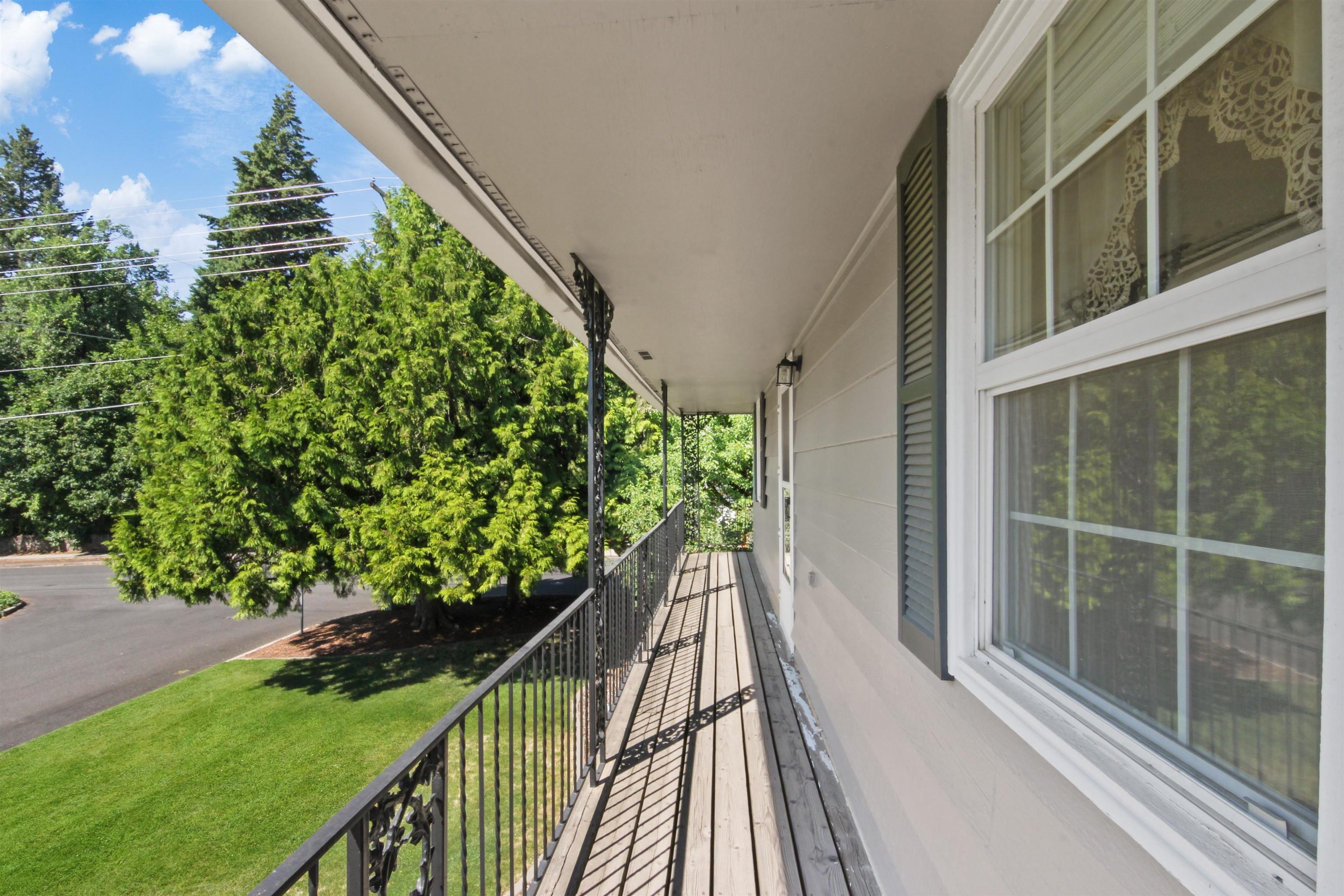 2201 E 42nd Ave - Photo 23