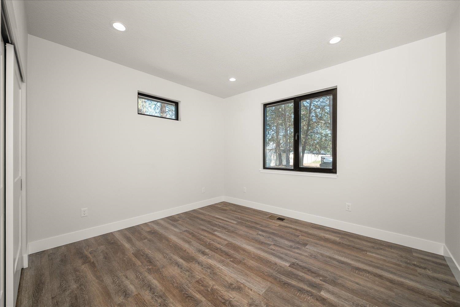 3402 E Yearling Rd - Photo 31