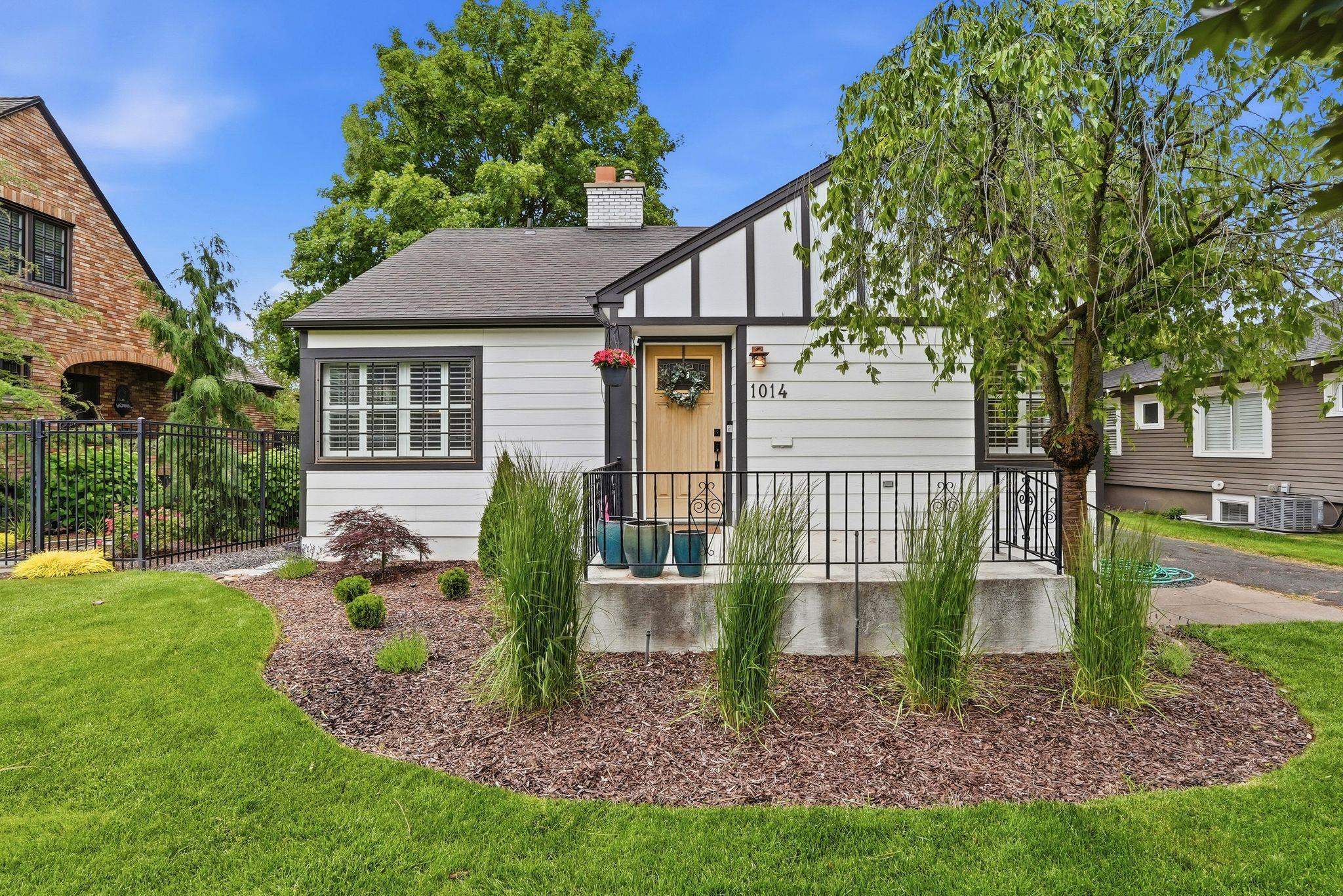 1014 W 21st Ave - Photo 1