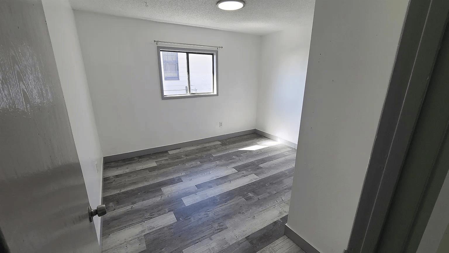 1511 W Mission Ave - Photo 12