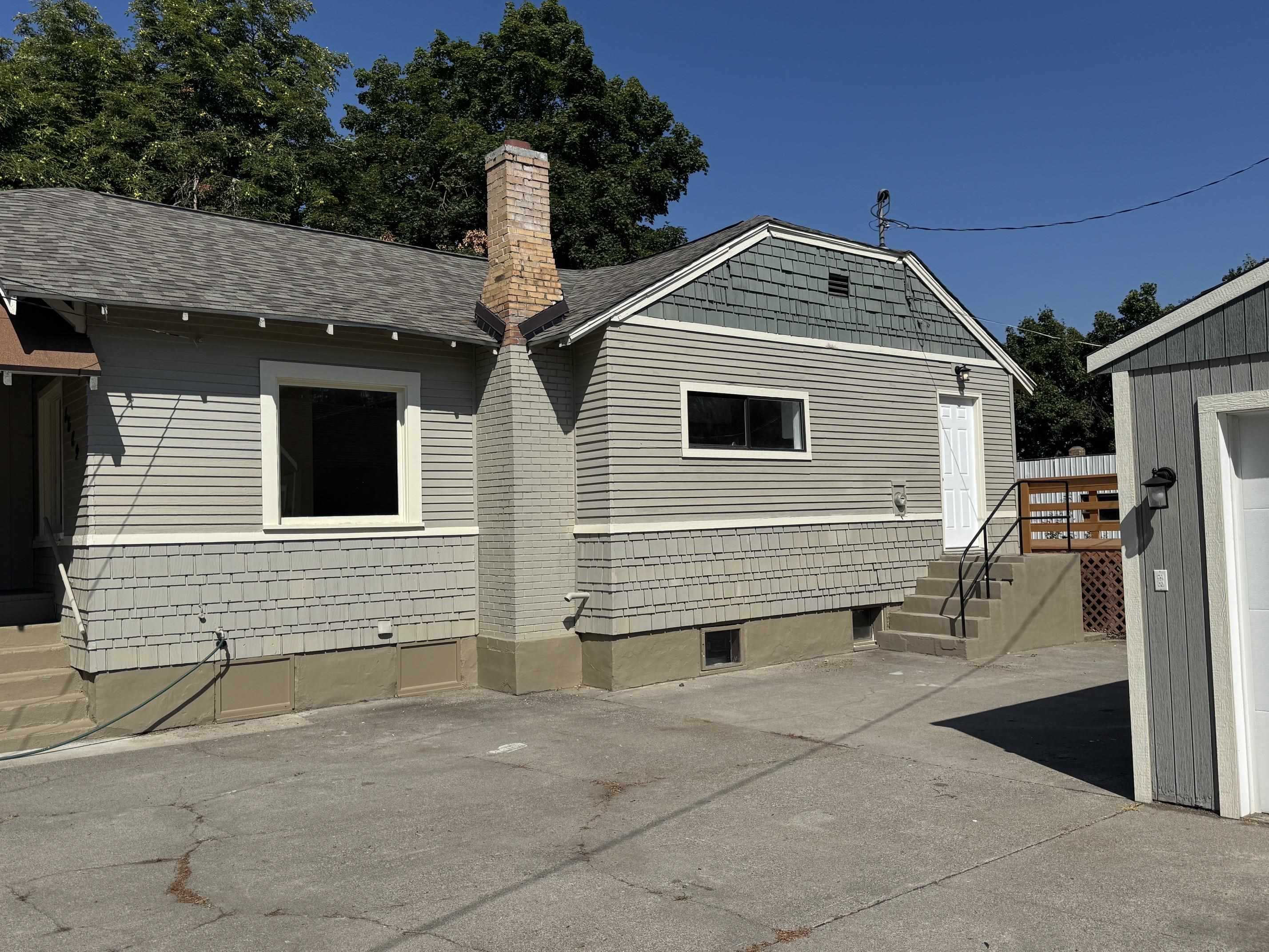 8809 E ALKI St - Photo 3