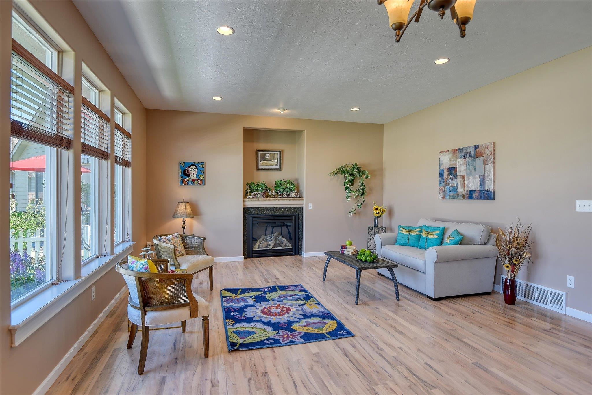 14405 E 5TH Ln - Photo 4