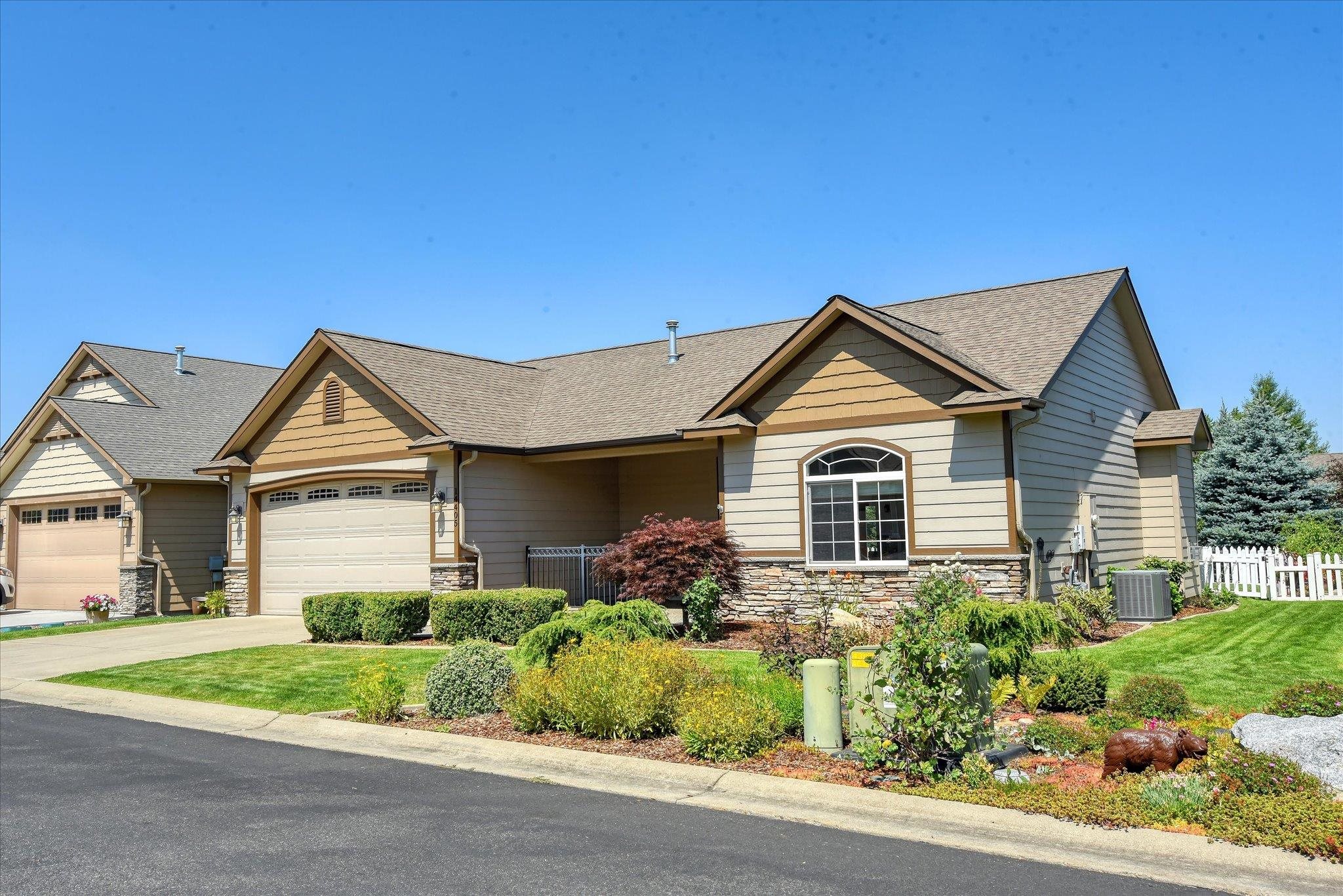 14405 E 5TH Ln - Photo 2