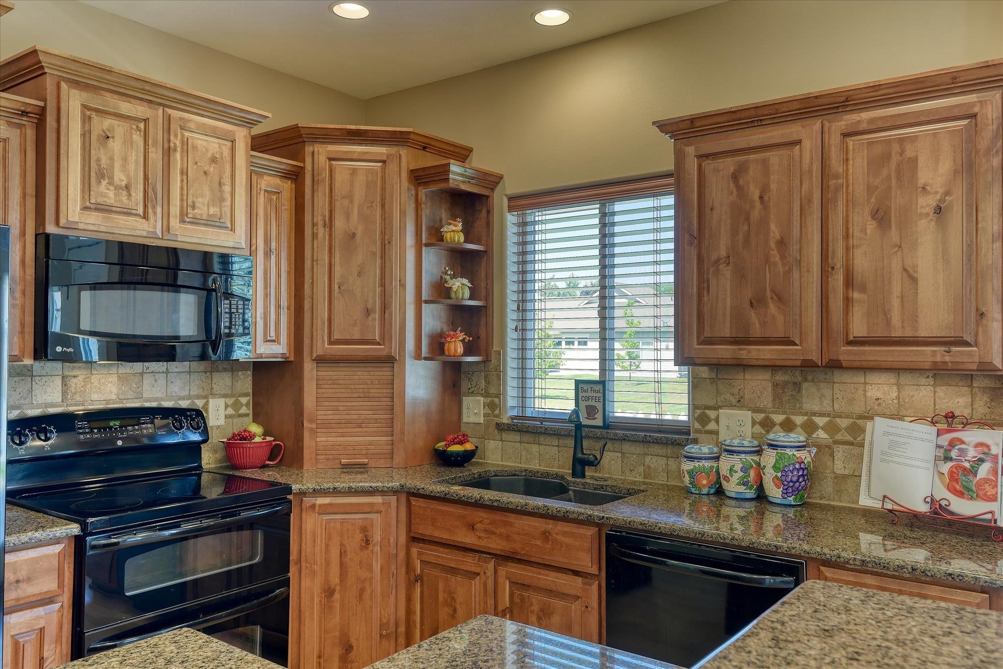 14405 E 5TH Ln - Photo 8