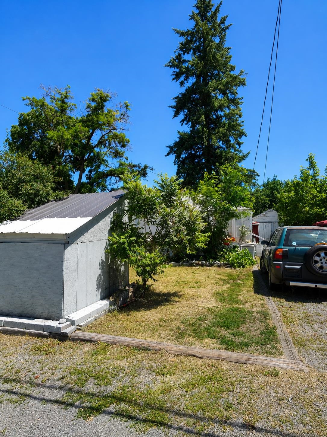 419 S Custer St - Photo 2