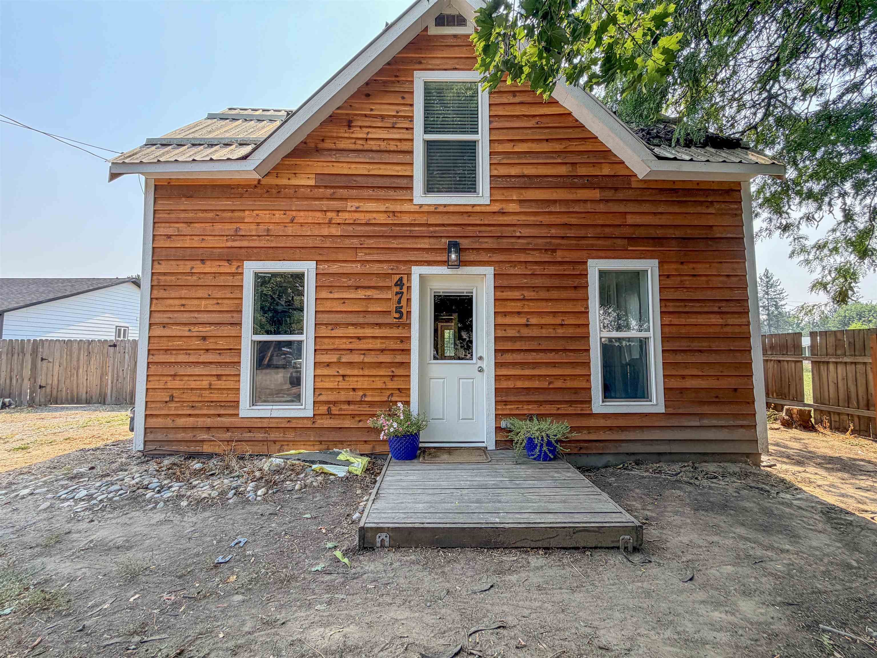 475 W 9th Ave - Photo 1