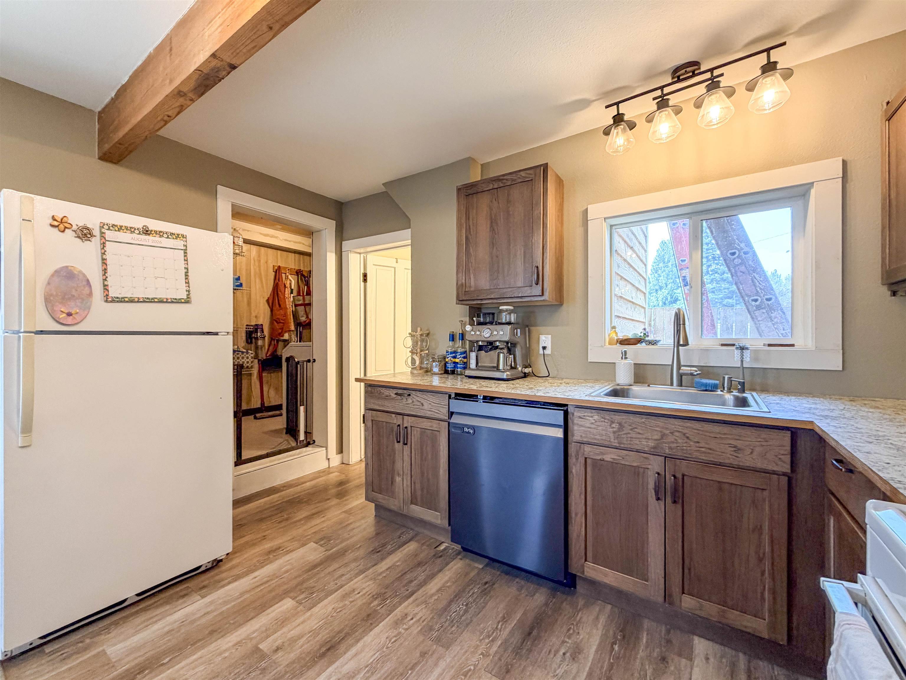 475 W 9th Ave - Photo 11