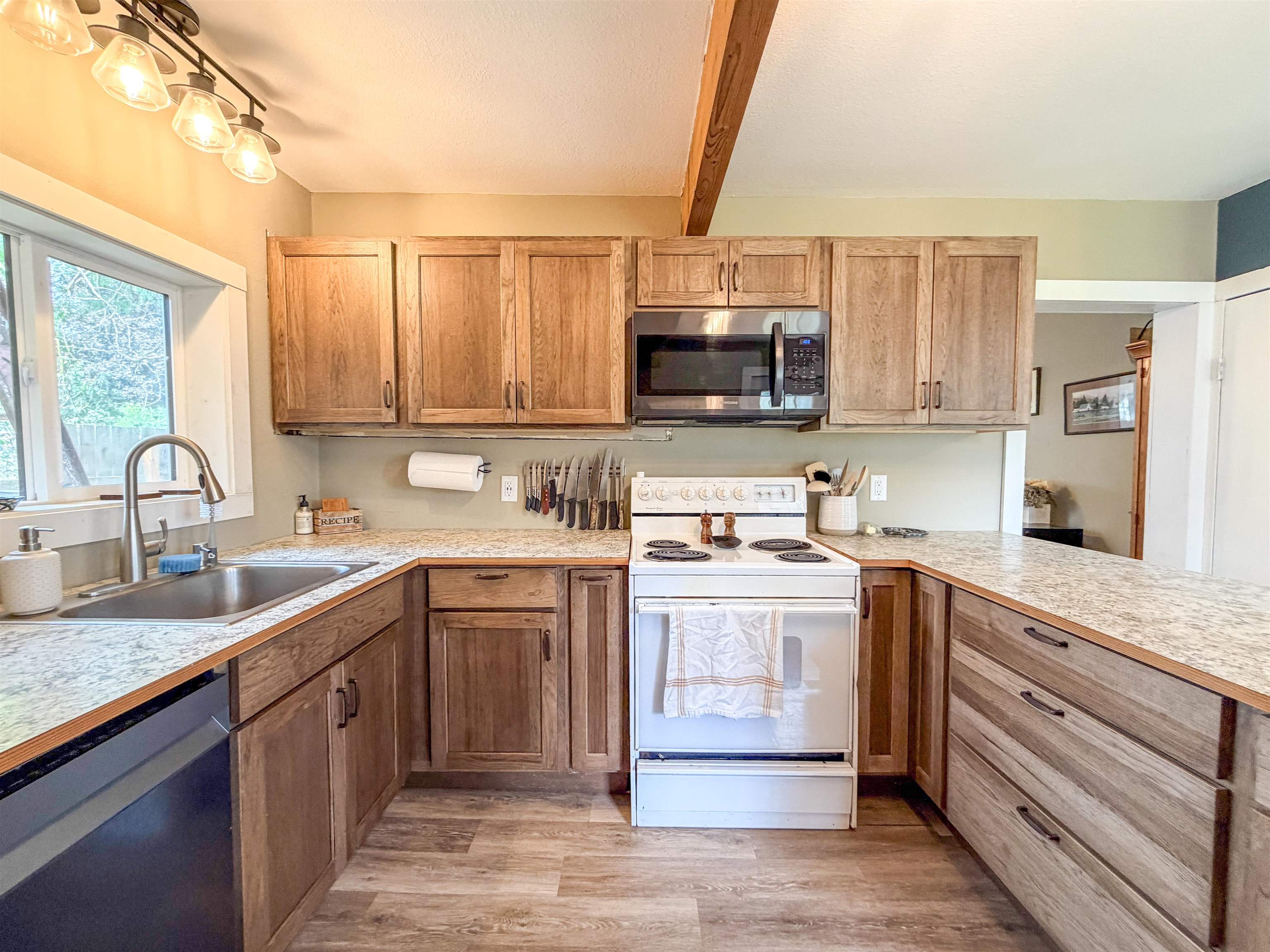 475 W 9th Ave - Photo 12