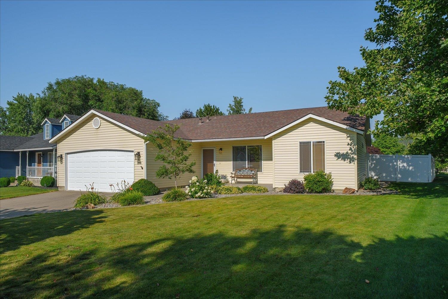 1208 N Eagle Rd - Photo 1