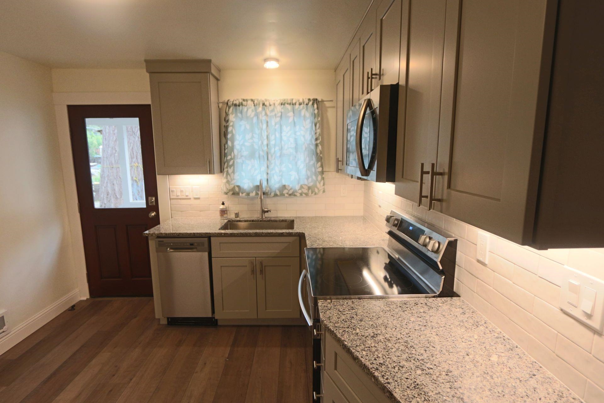 1818 W 10th Ave - Photo 9