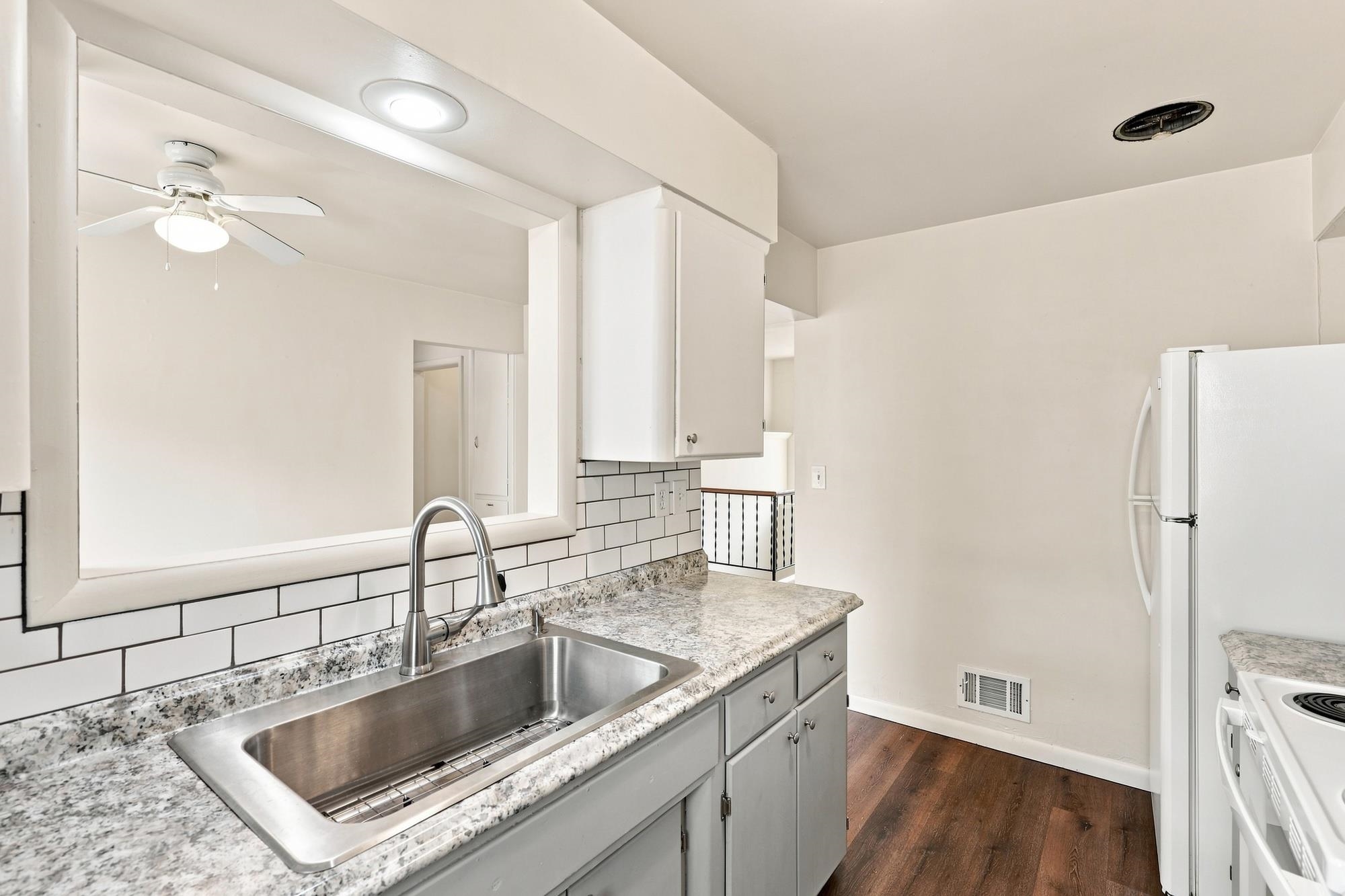 1203 S Walnut St - Photo 23