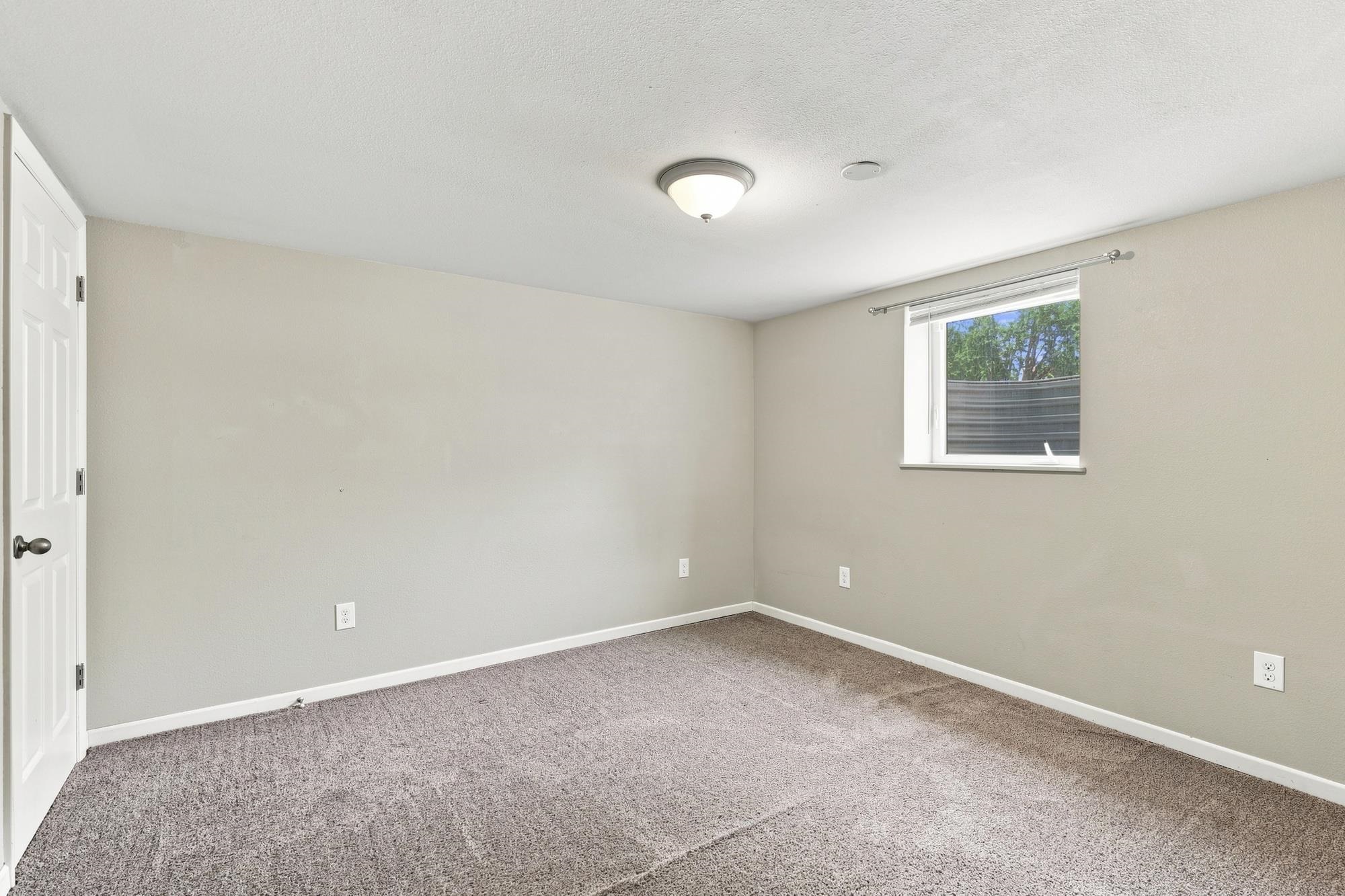 1203 S Walnut St - Photo 32