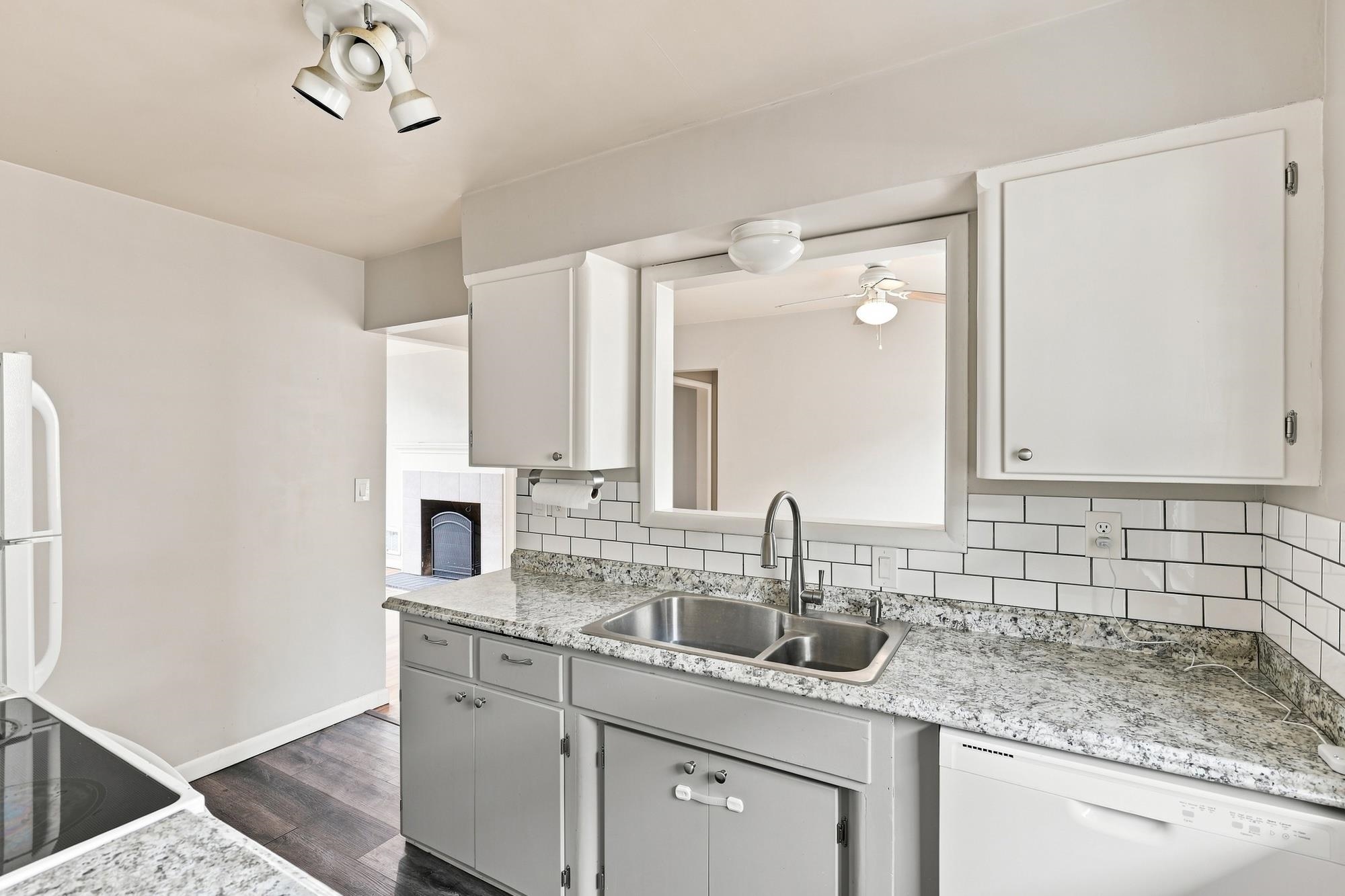 1203 S Walnut St - Photo 12