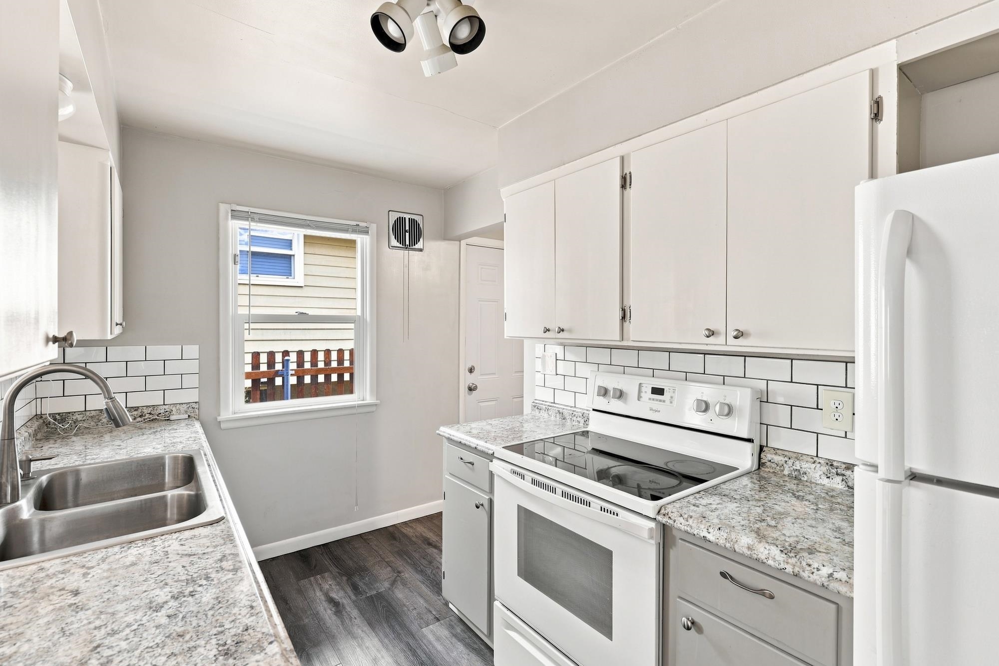 1203 S Walnut St - Photo 31