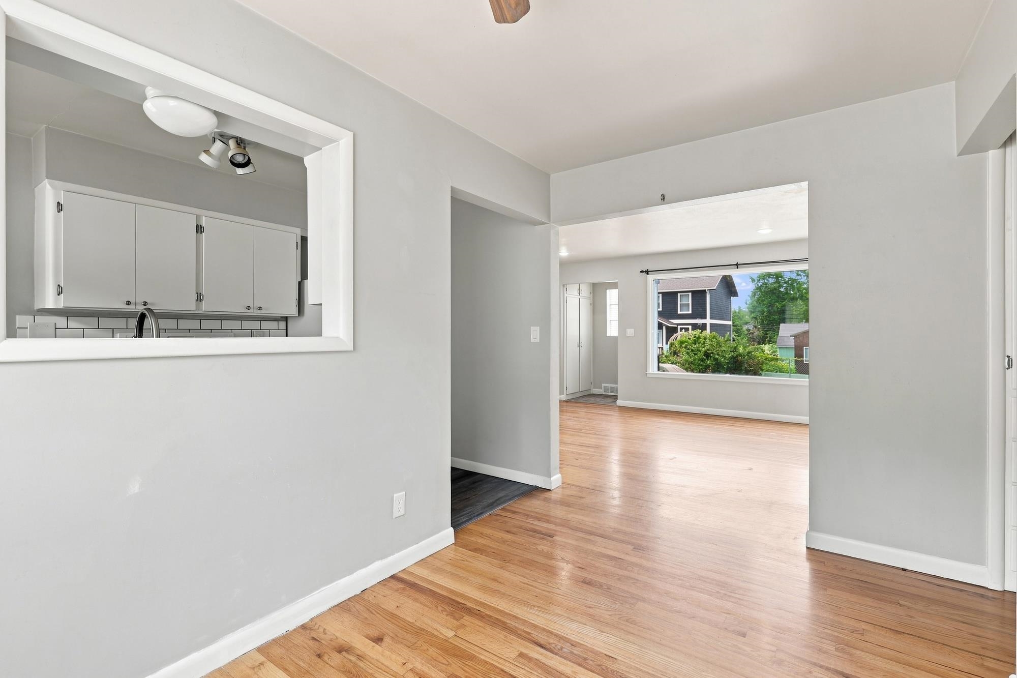 1203 S Walnut St - Photo 8