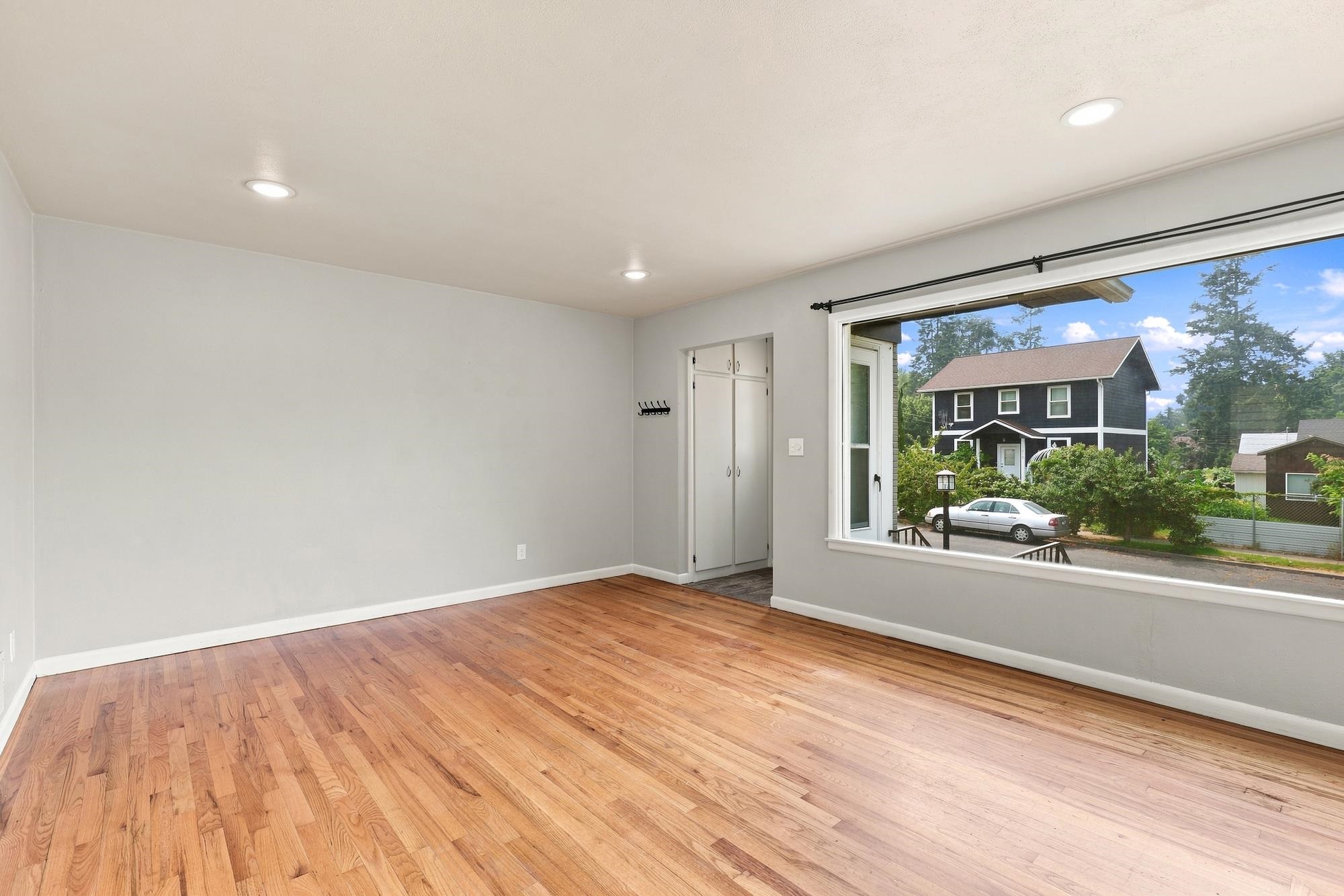 1203 S Walnut St - Photo 11