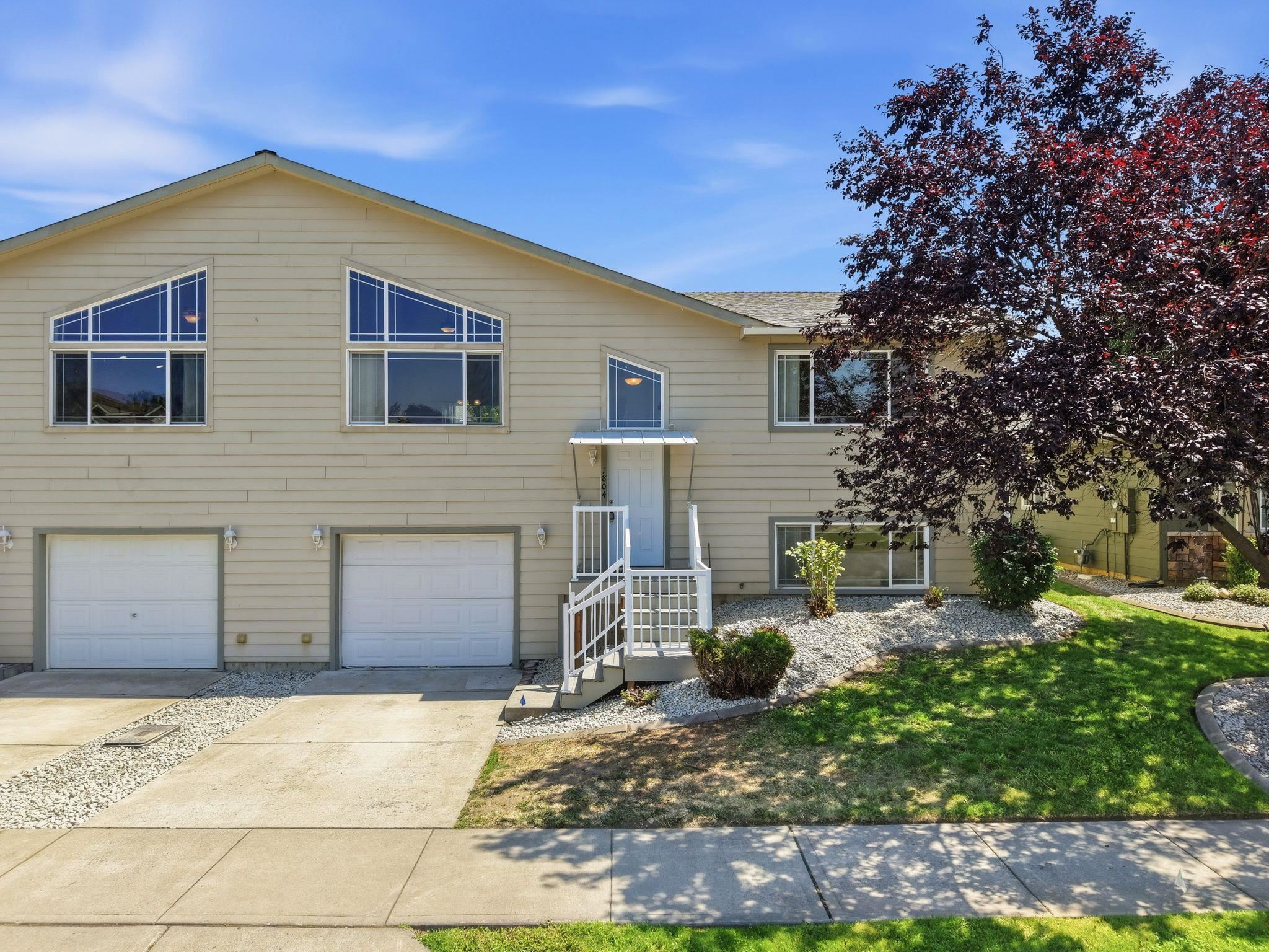 1804 N Drummond St - Photo 2