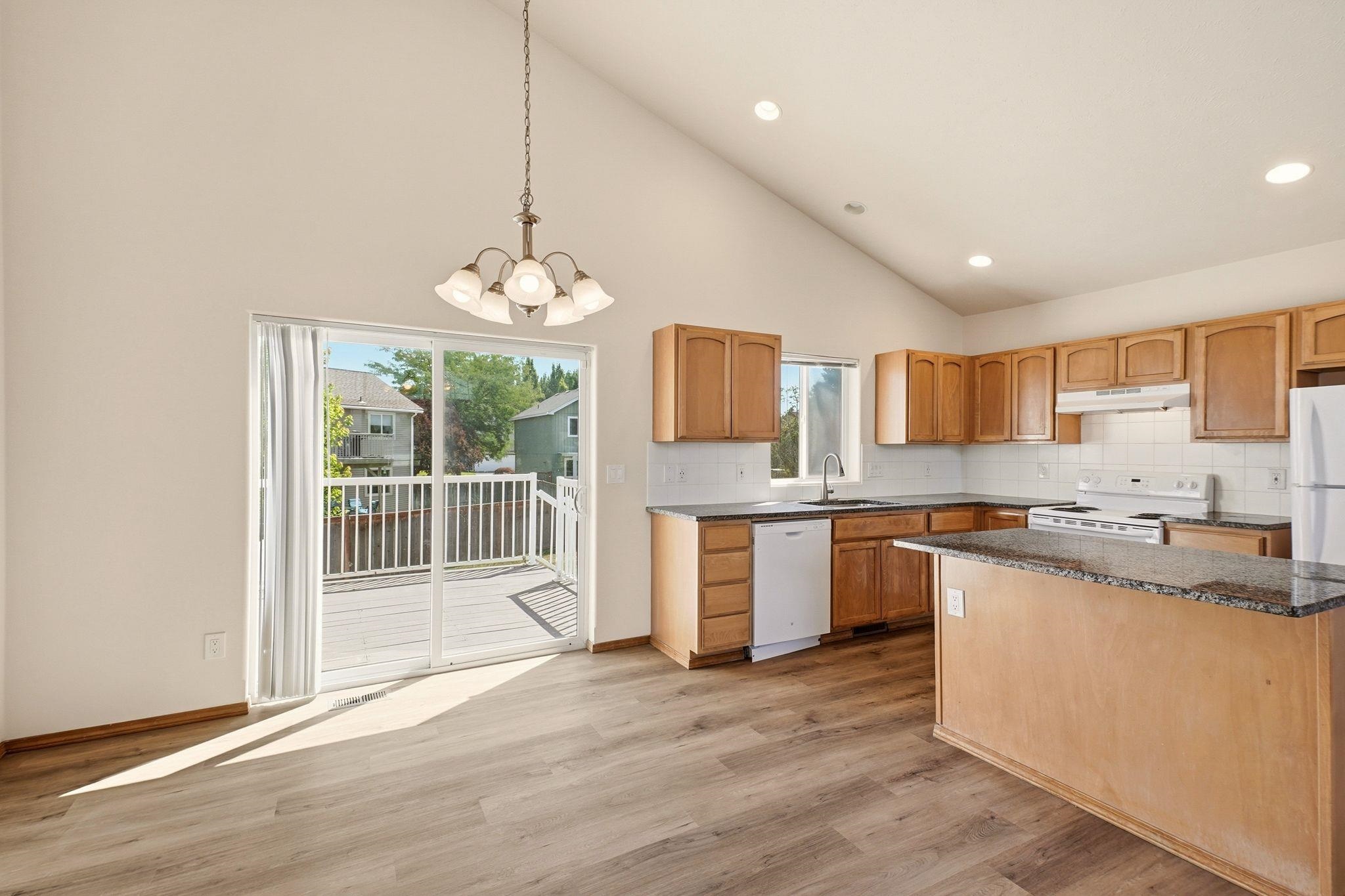 1804 N Drummond St - Photo 8