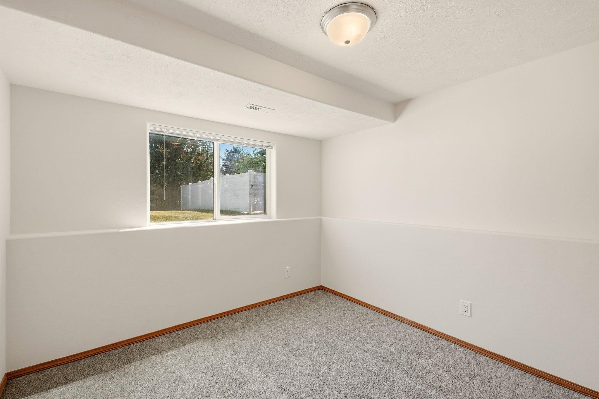 1804 N Drummond St - Photo 22