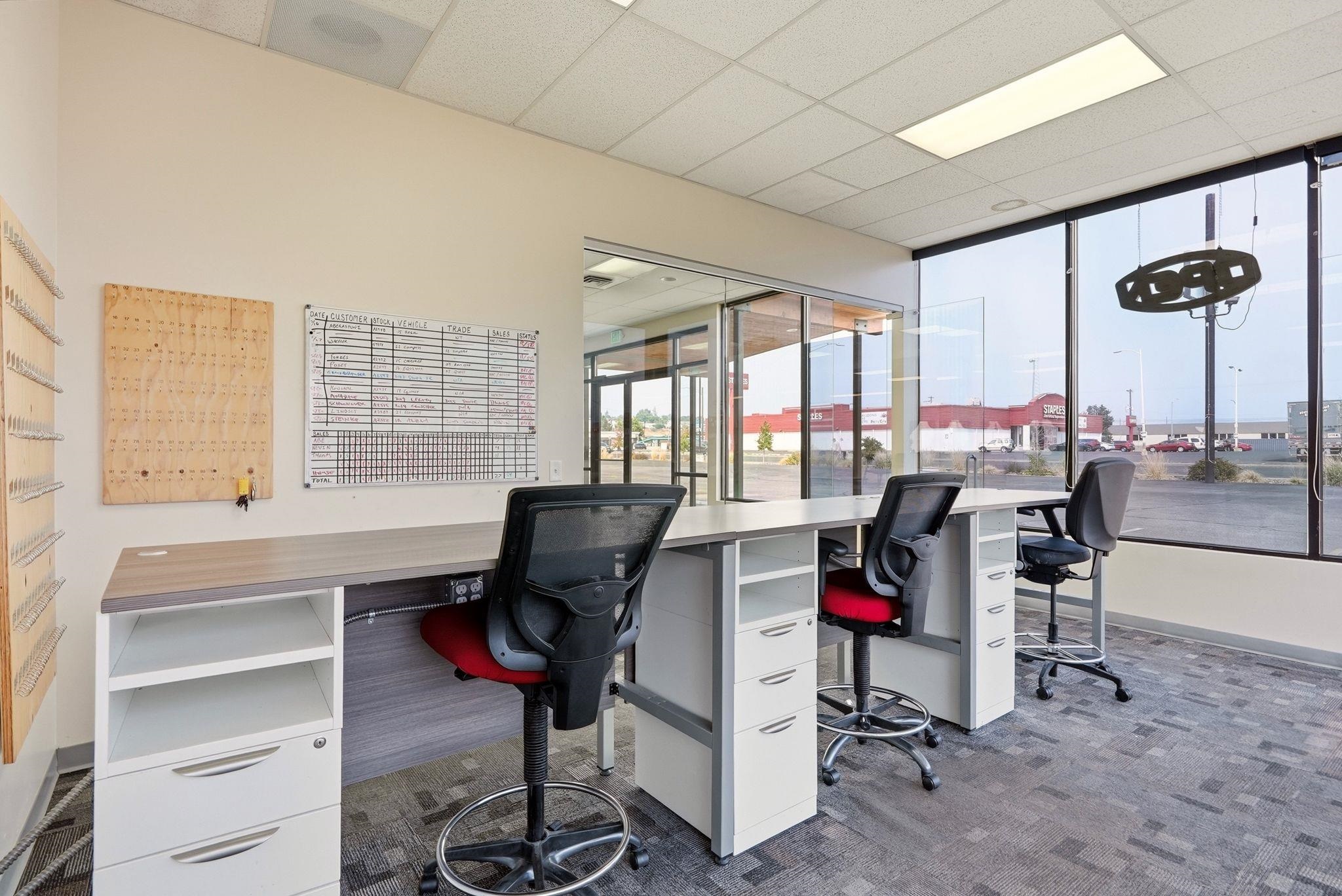 2607 N Division St - Photo 11
