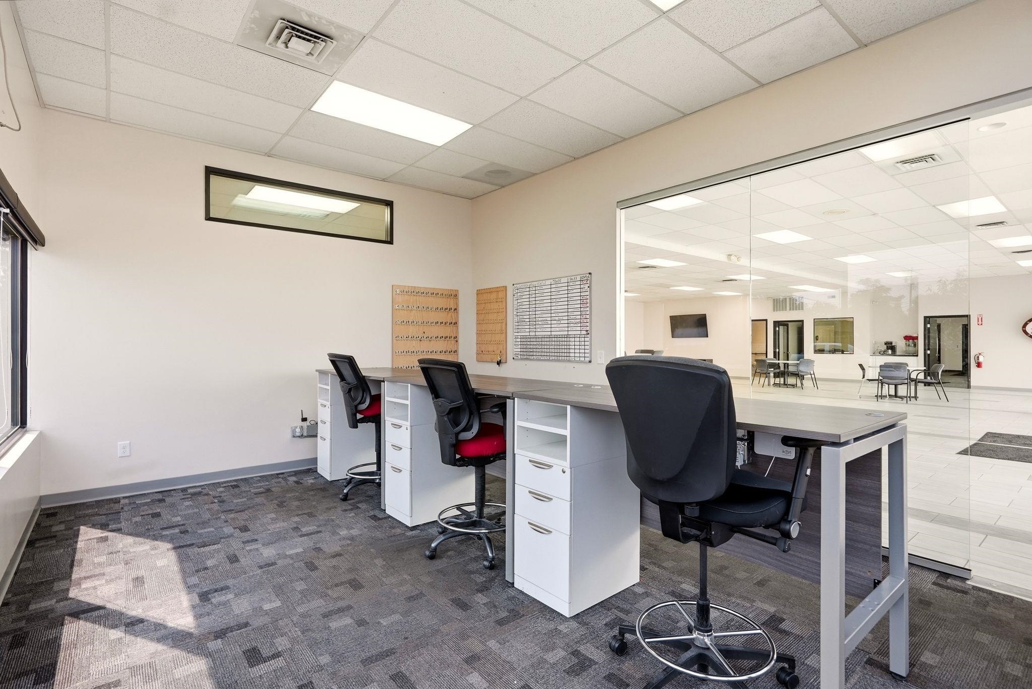 2607 N Division St - Photo 12