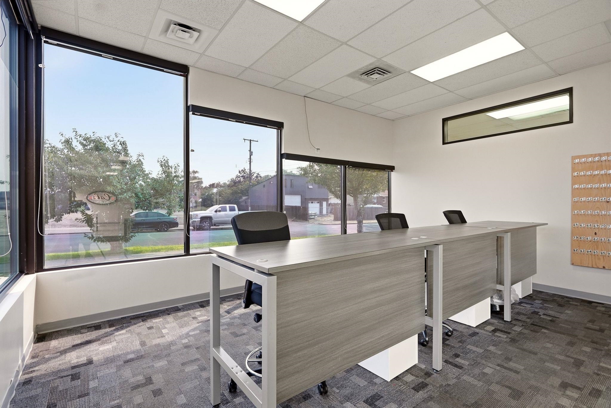 2607 N Division St - Photo 13
