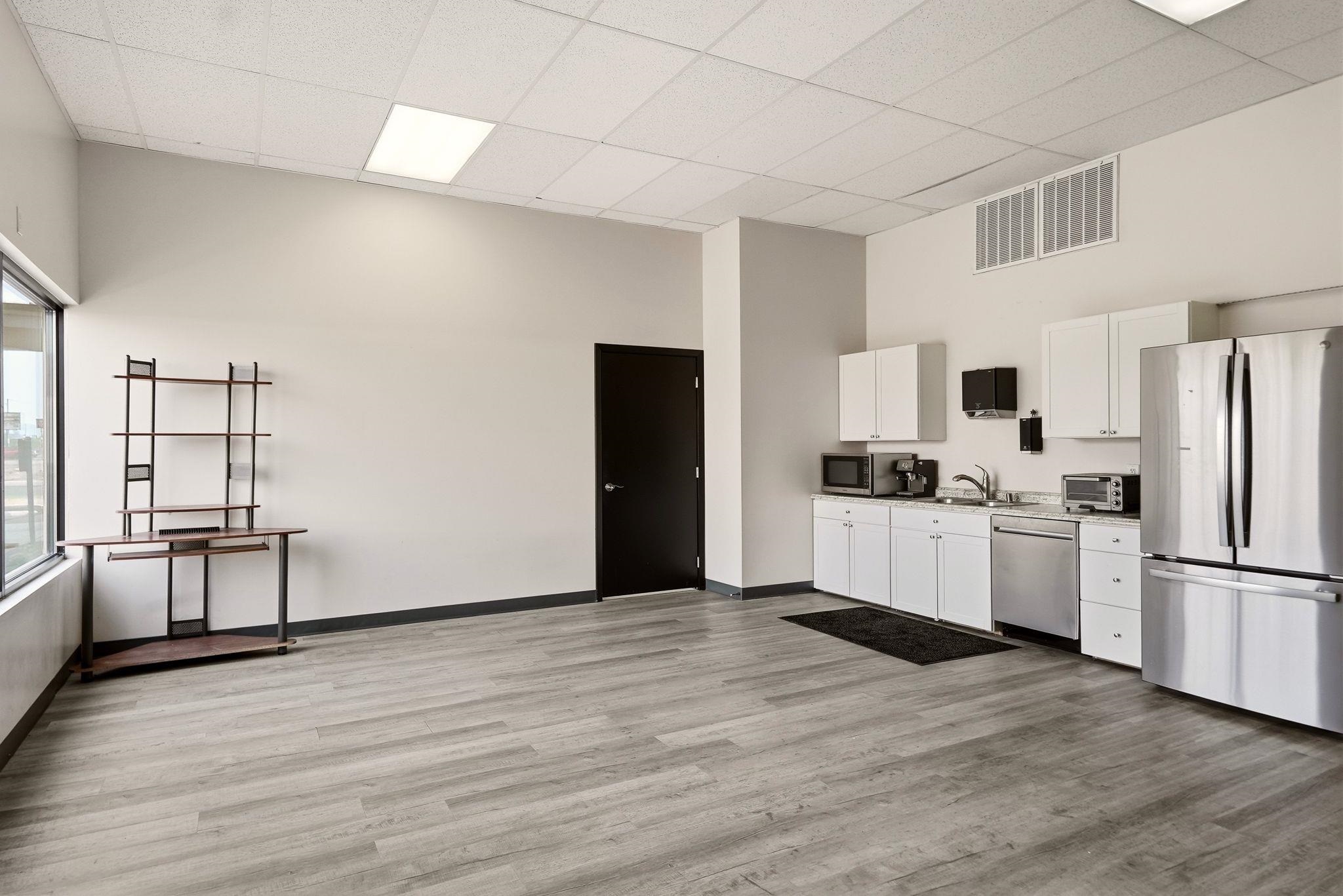 2607 N Division St - Photo 17