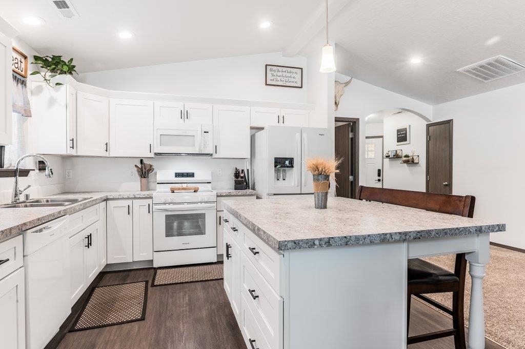 18507 E 3rd Ave - Photo 4
