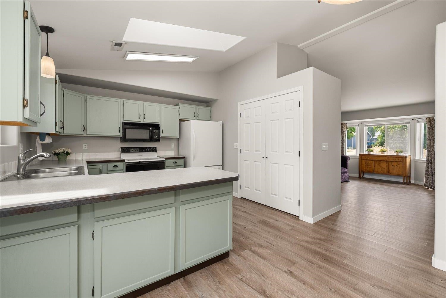 12512 W 11th Ave - Photo 8