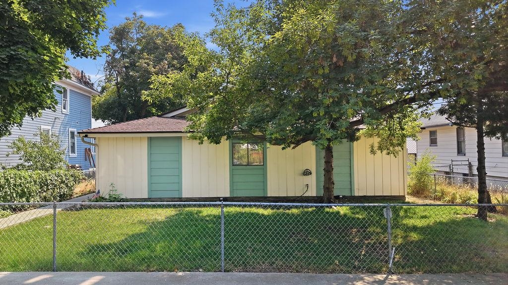1511 W Mission Ave - Photo 1