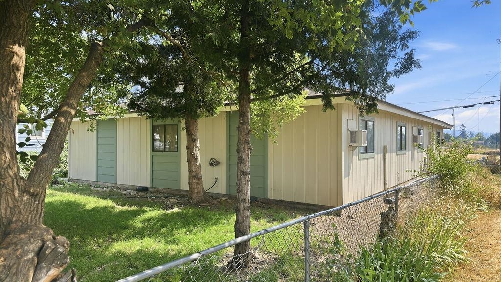 1511 W Mission Ave - Photo 3