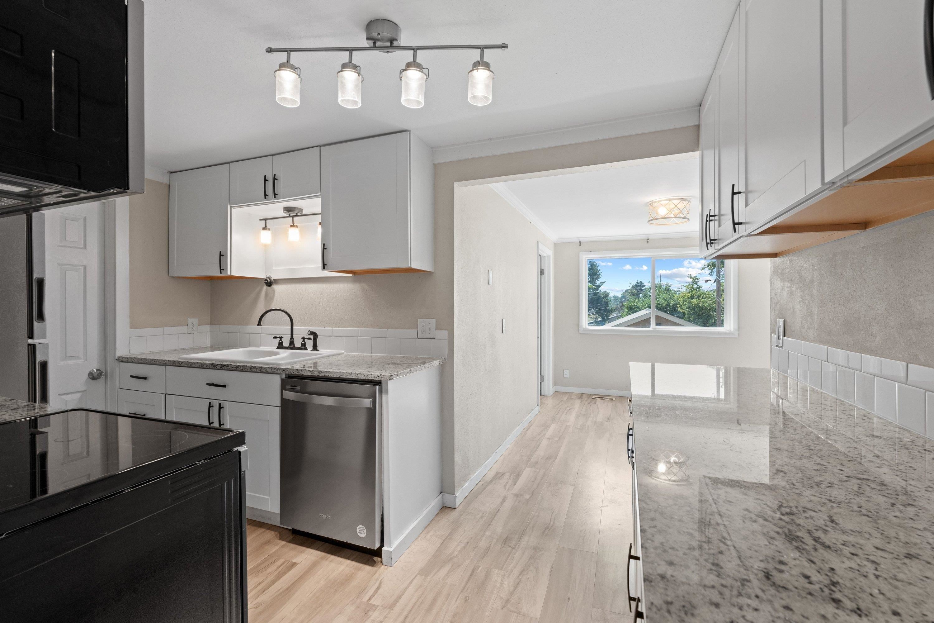 3416 E Grace Ave - Photo 9