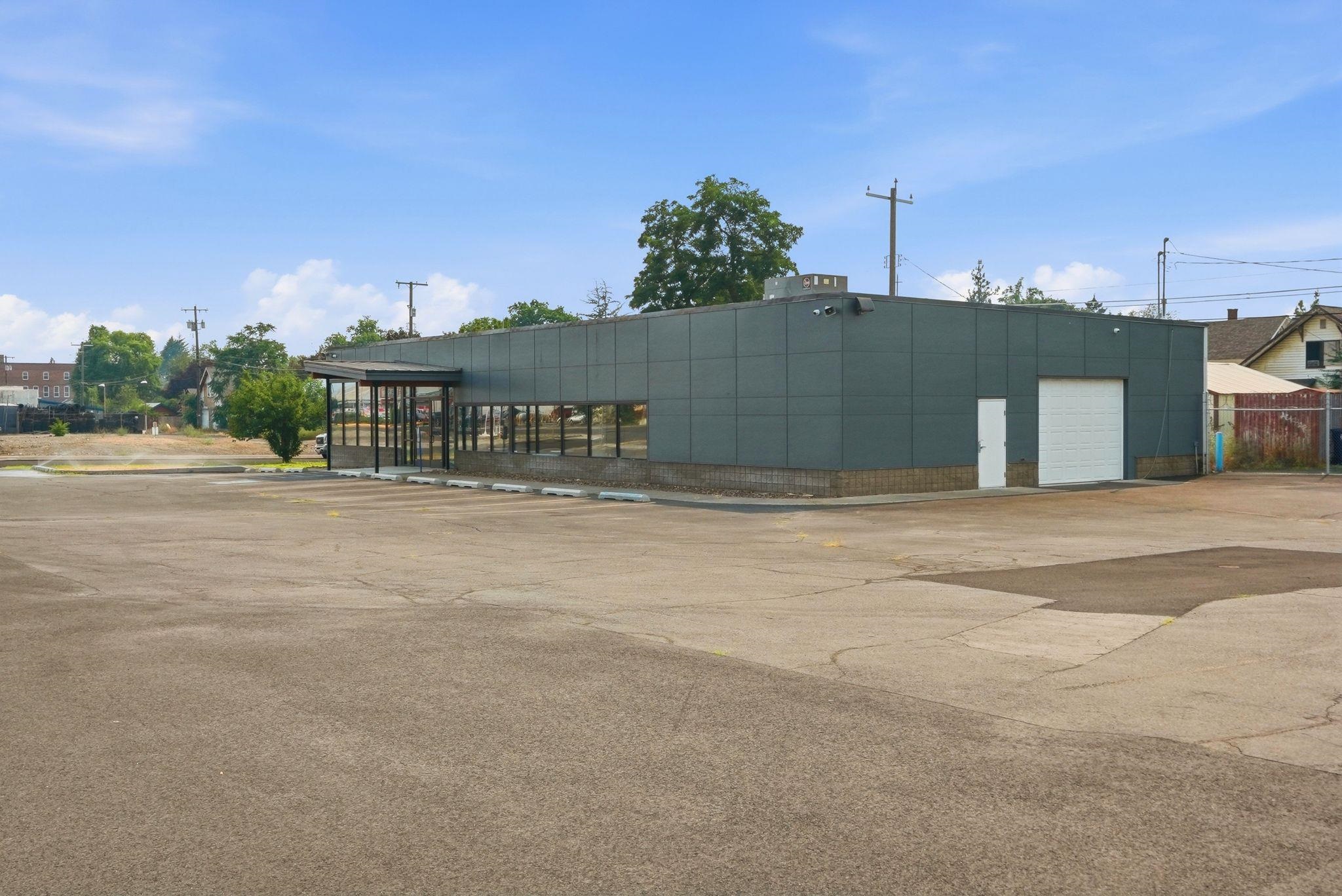 2607 N Division St - Photo 22
