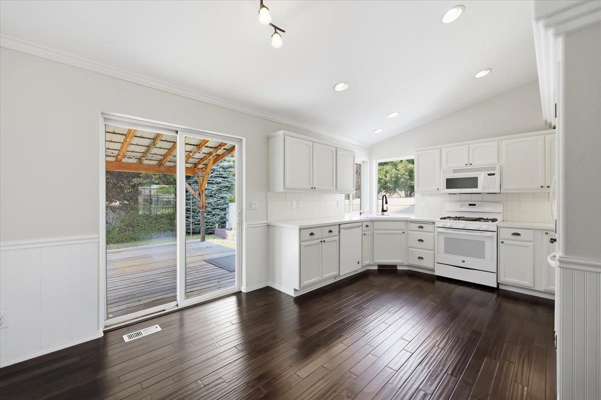 4218 S Stonington Ln - Photo 9