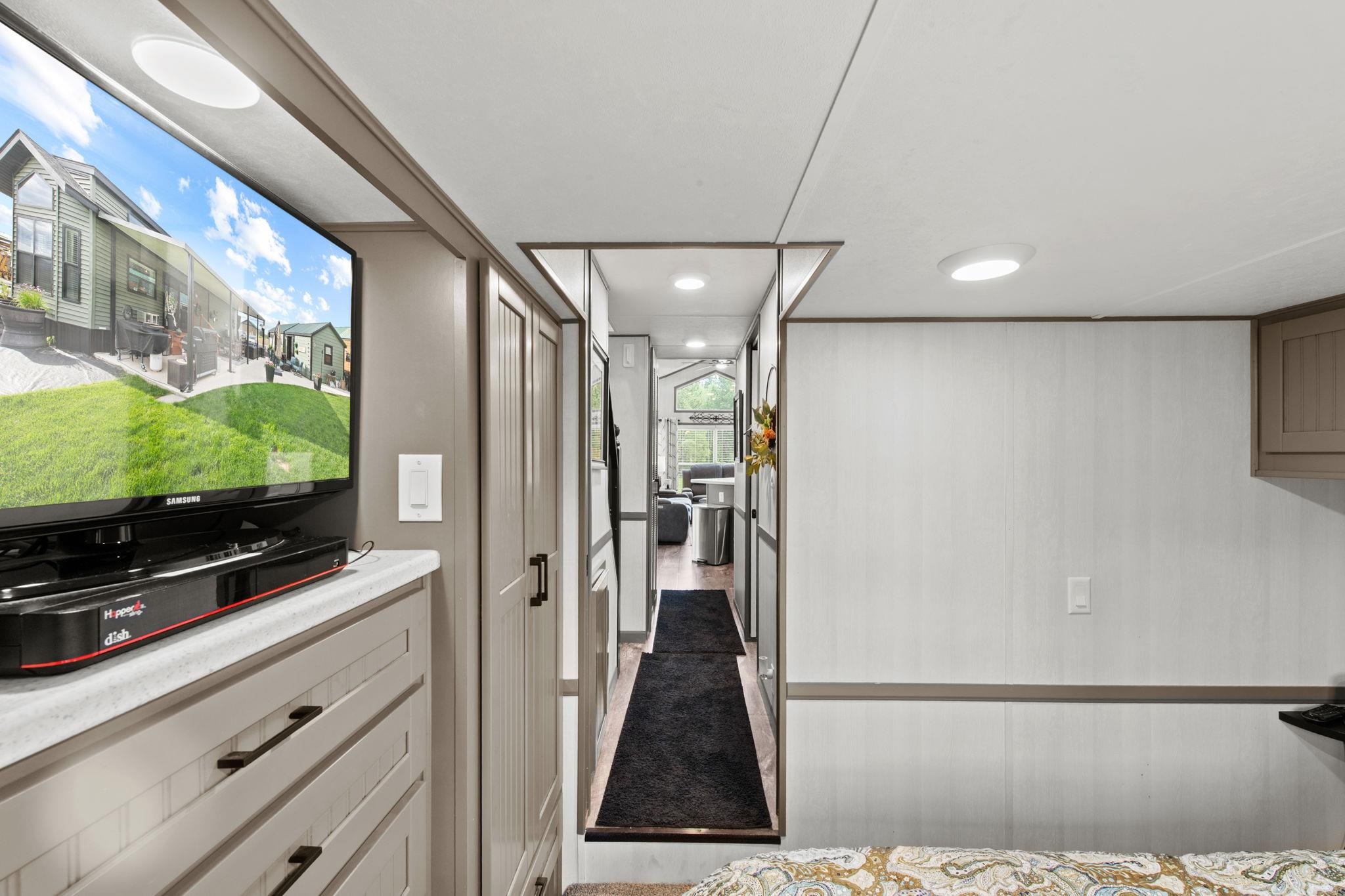 103 Guinevere Dr - Photo 16