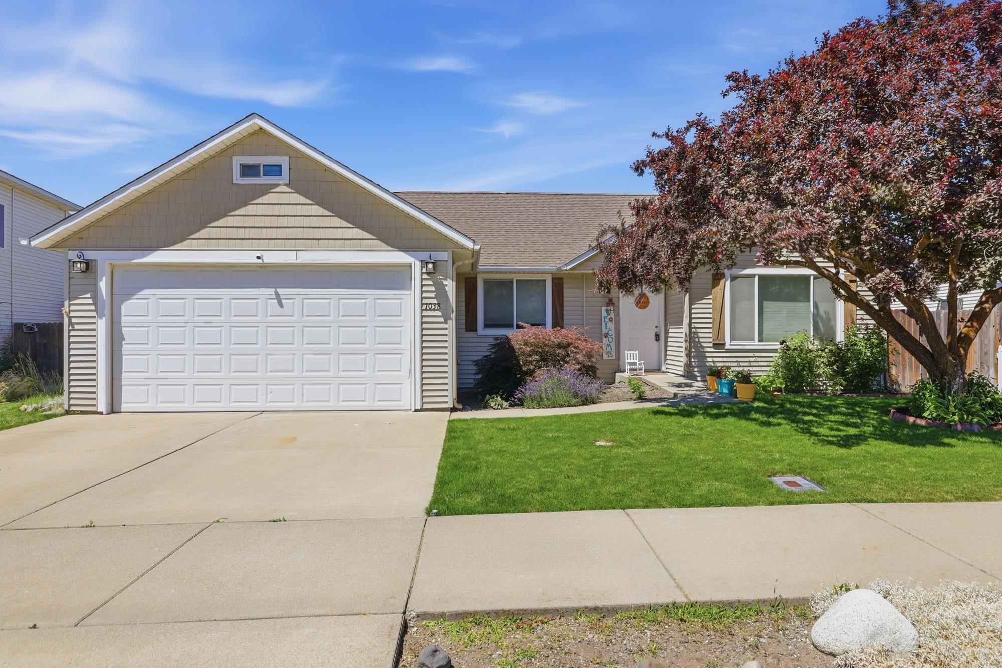 1038 S WEST Dr - Photo 1
