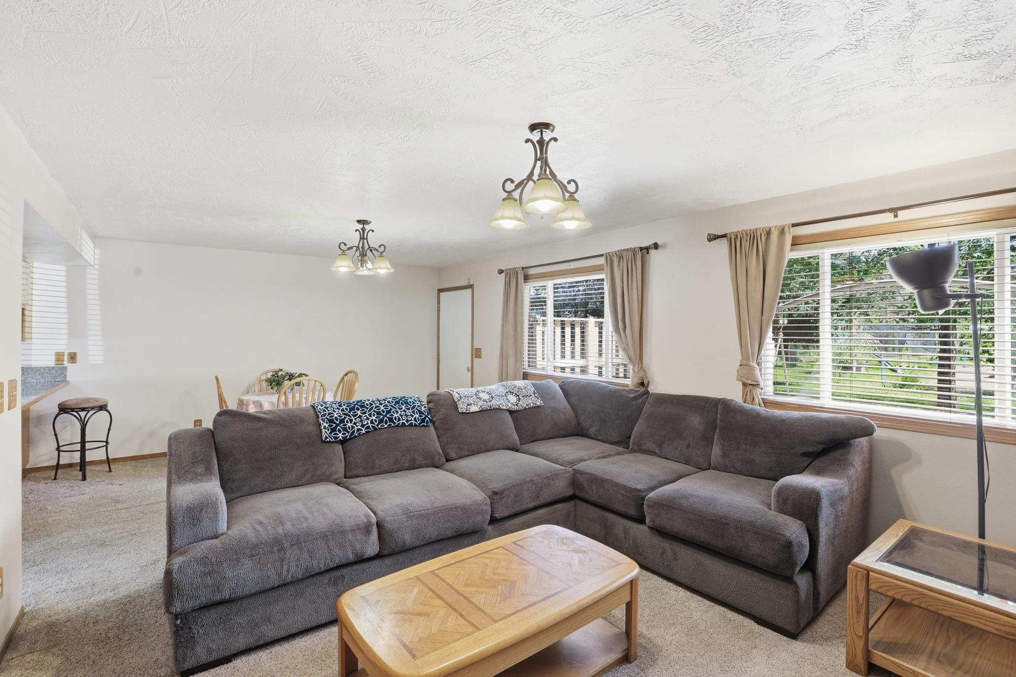 11704 E ALKI Ave - Photo 8
