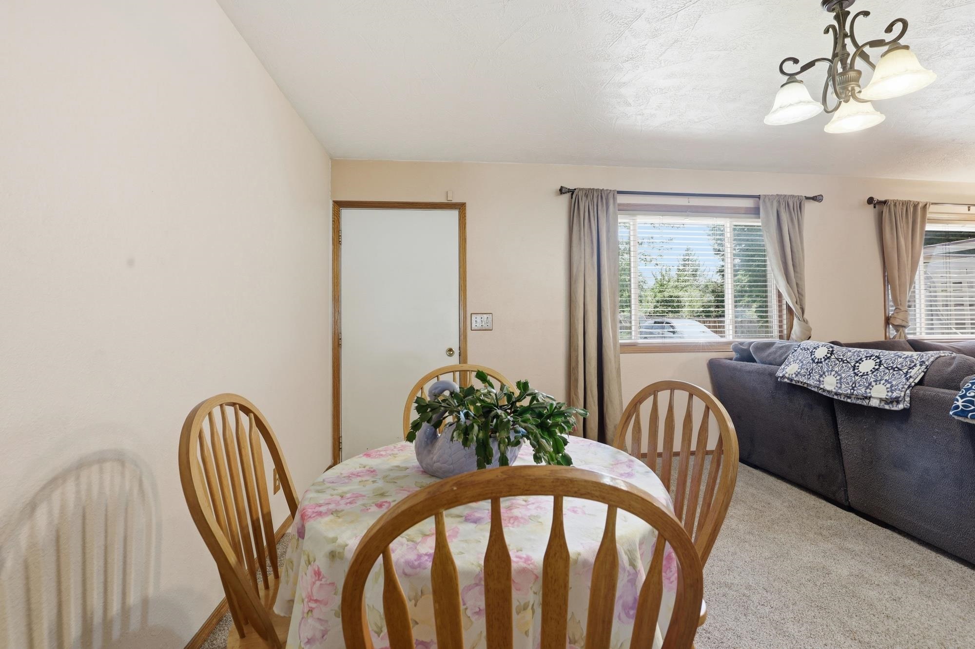 11704 E ALKI Ave - Photo 14
