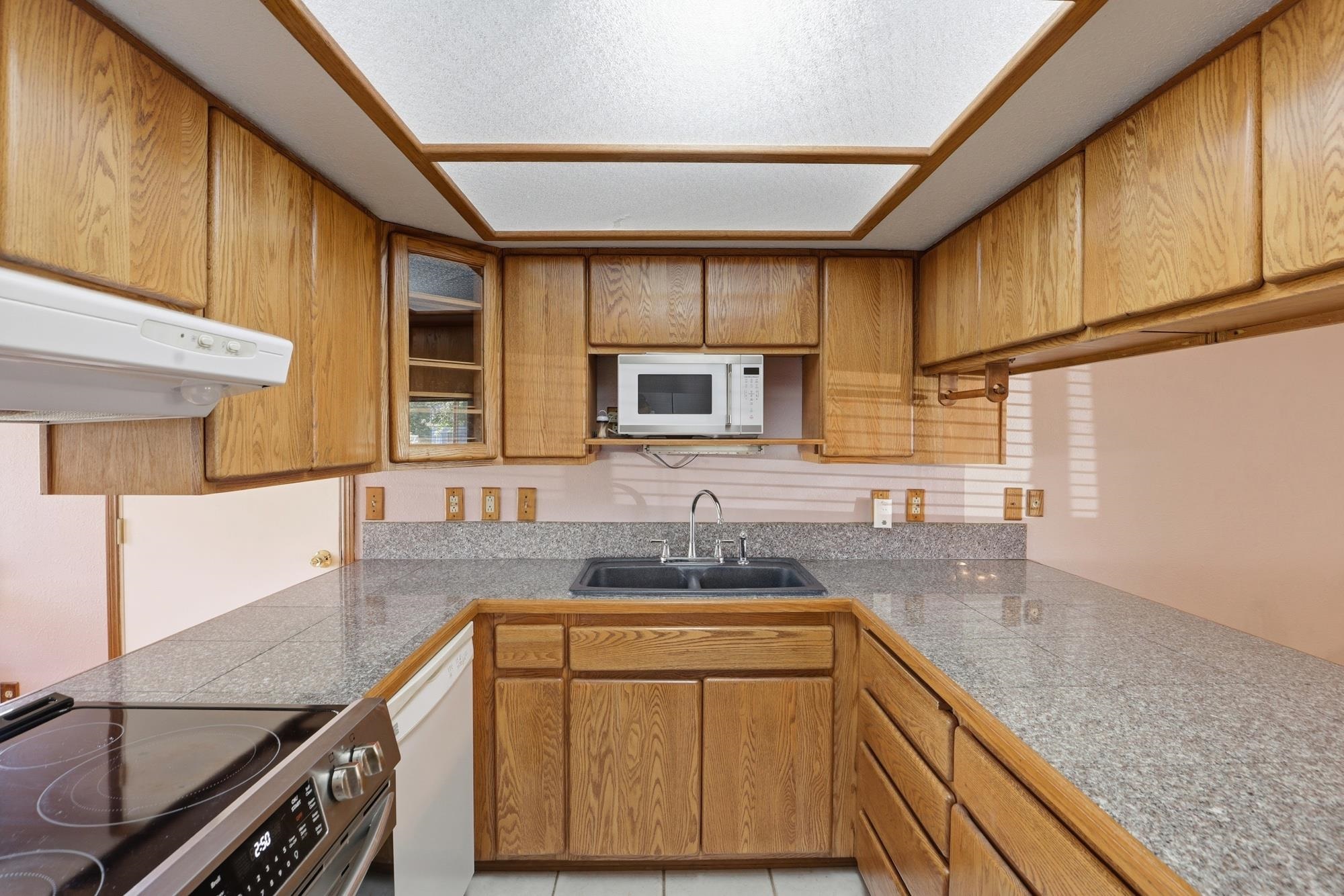 11704 E ALKI Ave - Photo 16