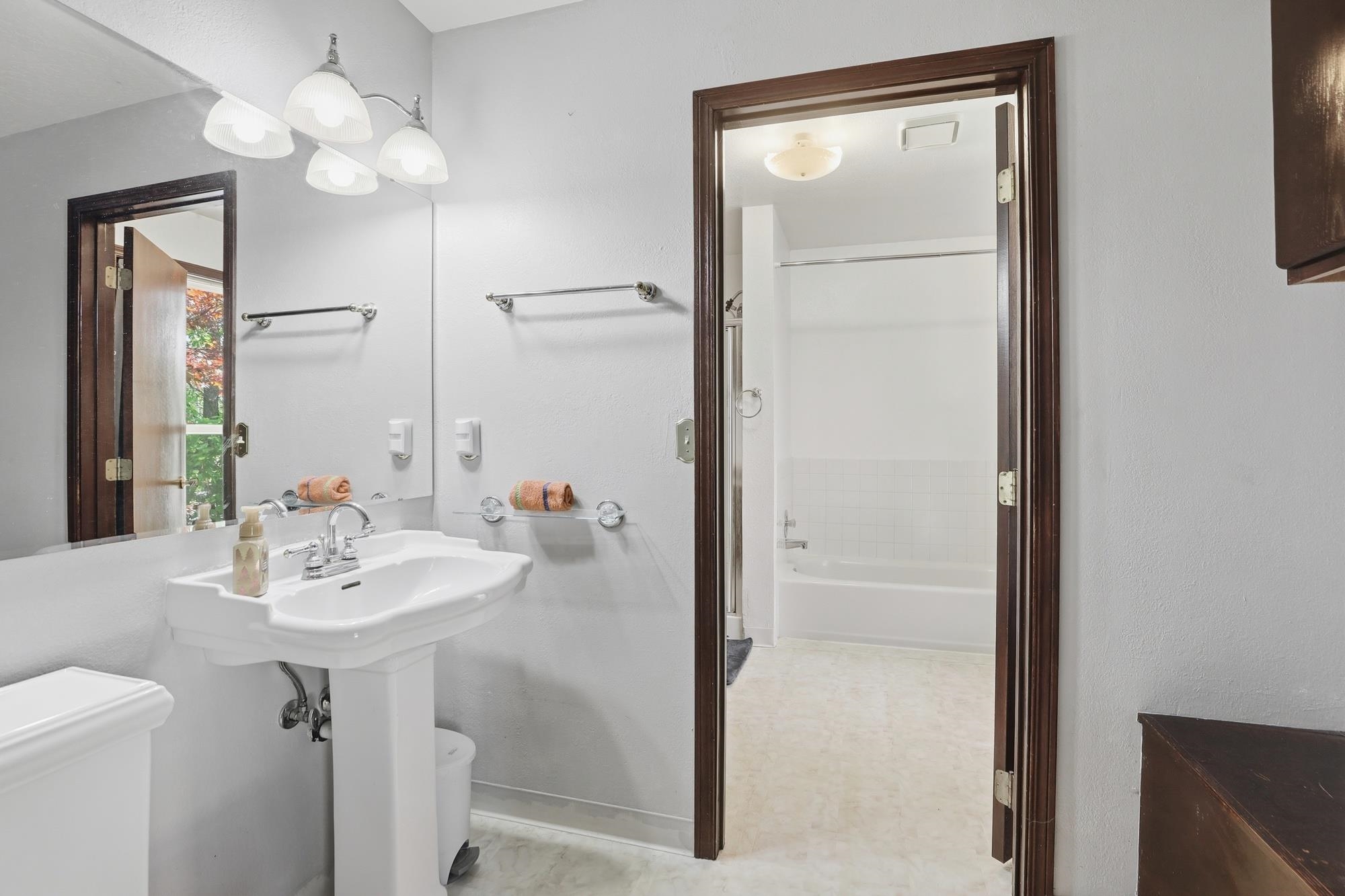 11704 E ALKI Ave - Photo 22