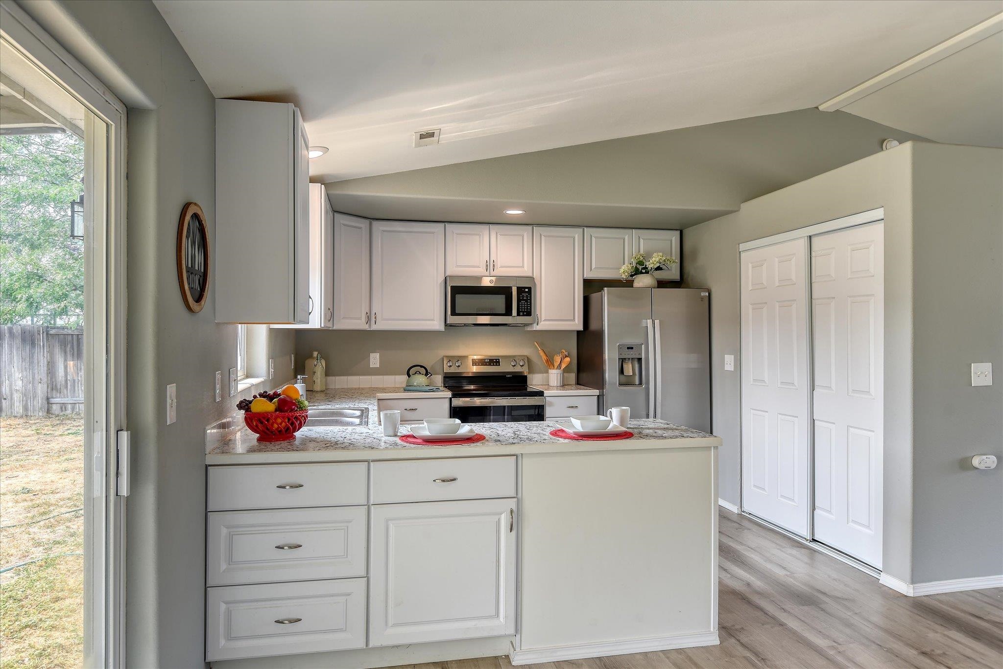 12411 W 9th St - Photo 8