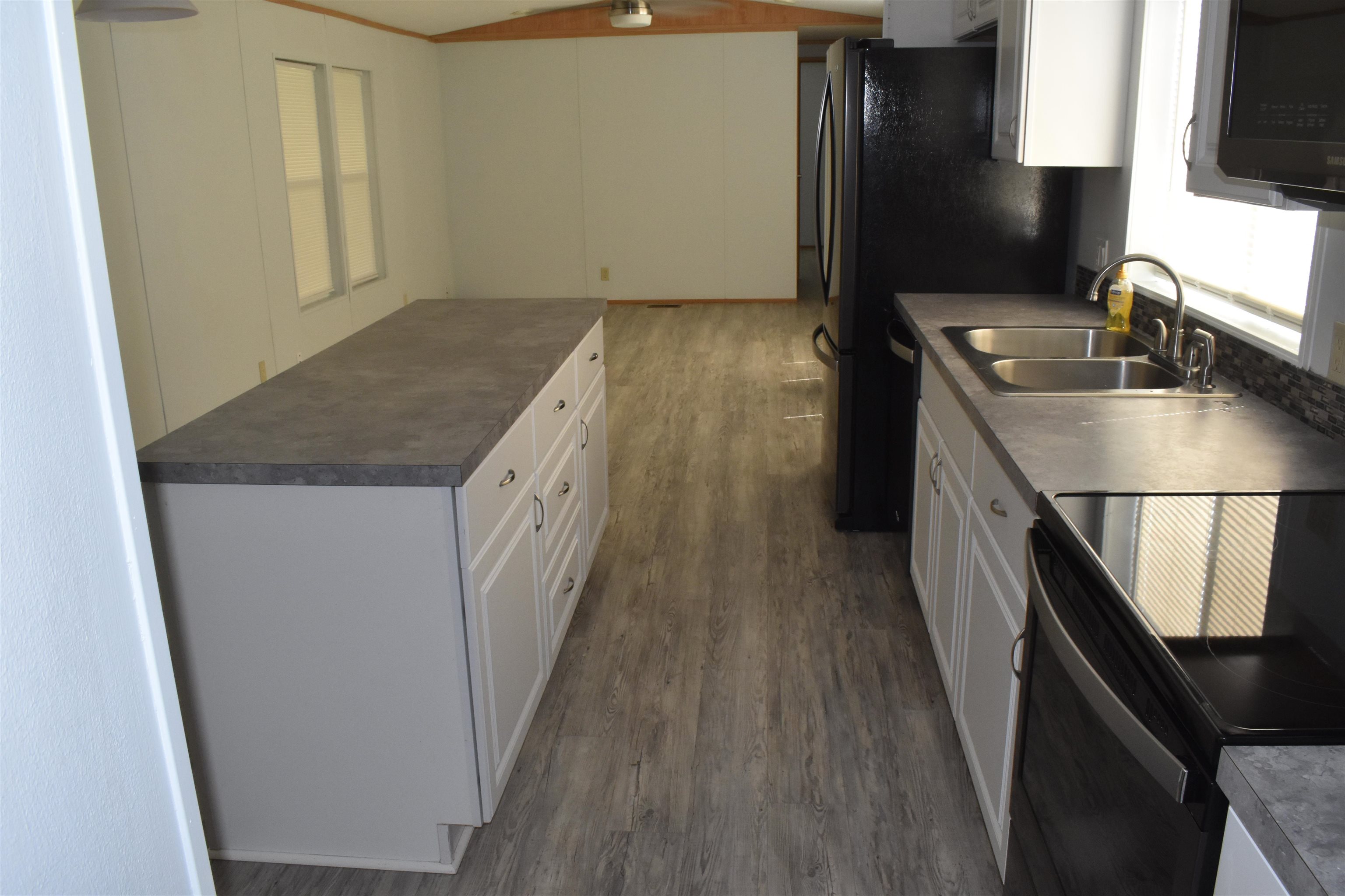 3110 E Chattaroy Rd - Photo 15