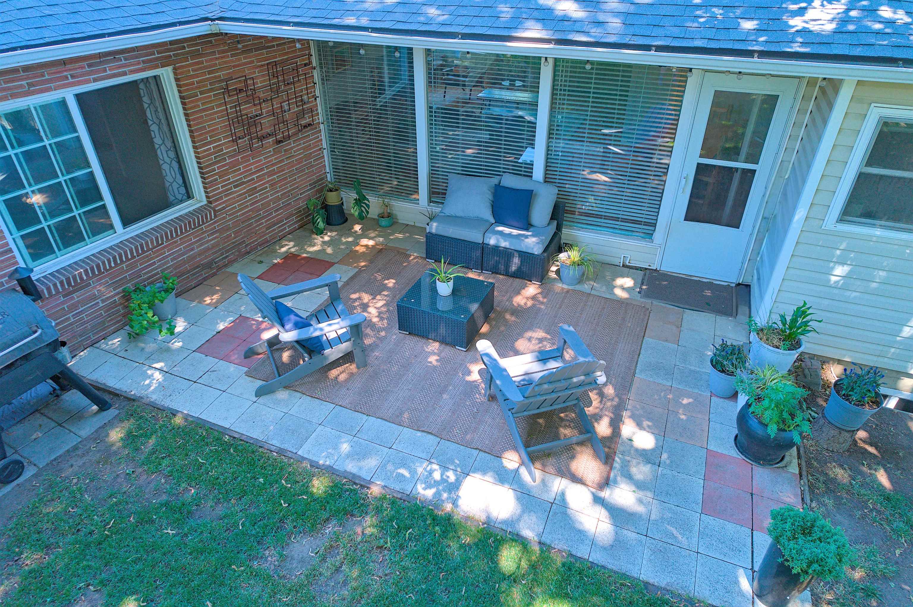 1027 W 29th Ave - Photo 4