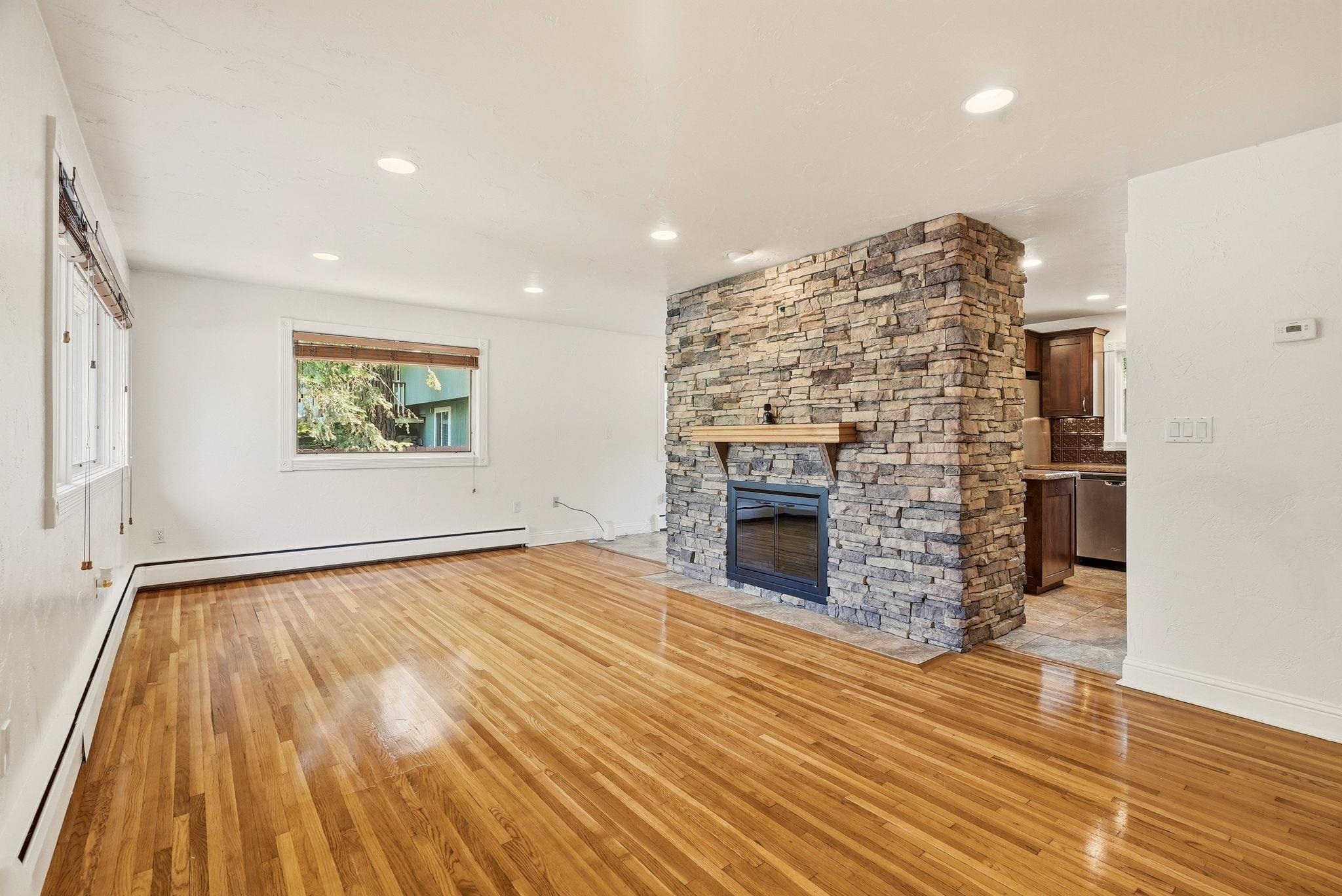 3820 E 11th Ave - Photo 3