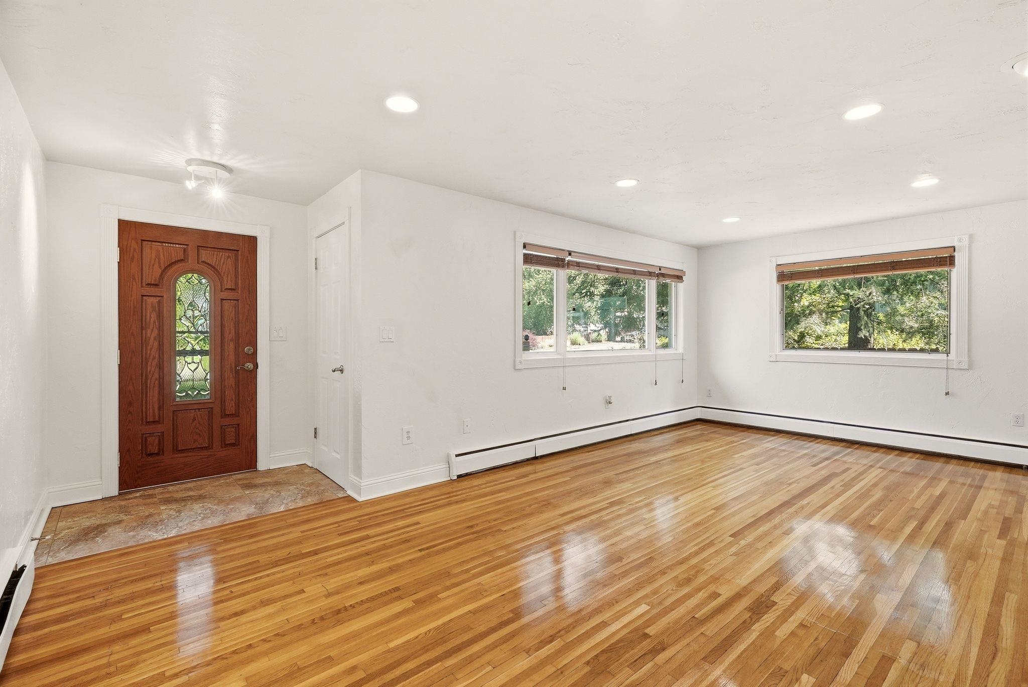 3820 E 11th Ave - Photo 4