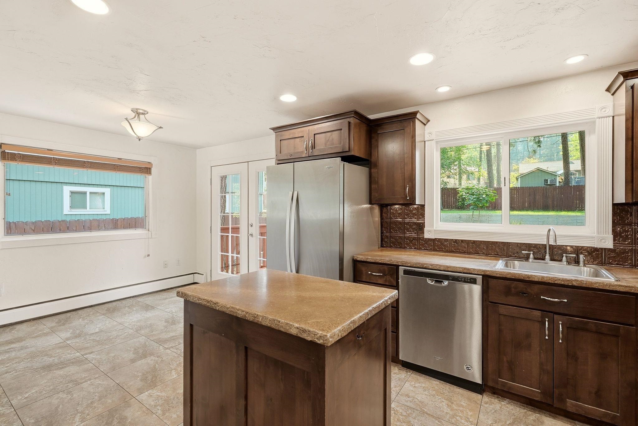 3820 E 11th Ave - Photo 8