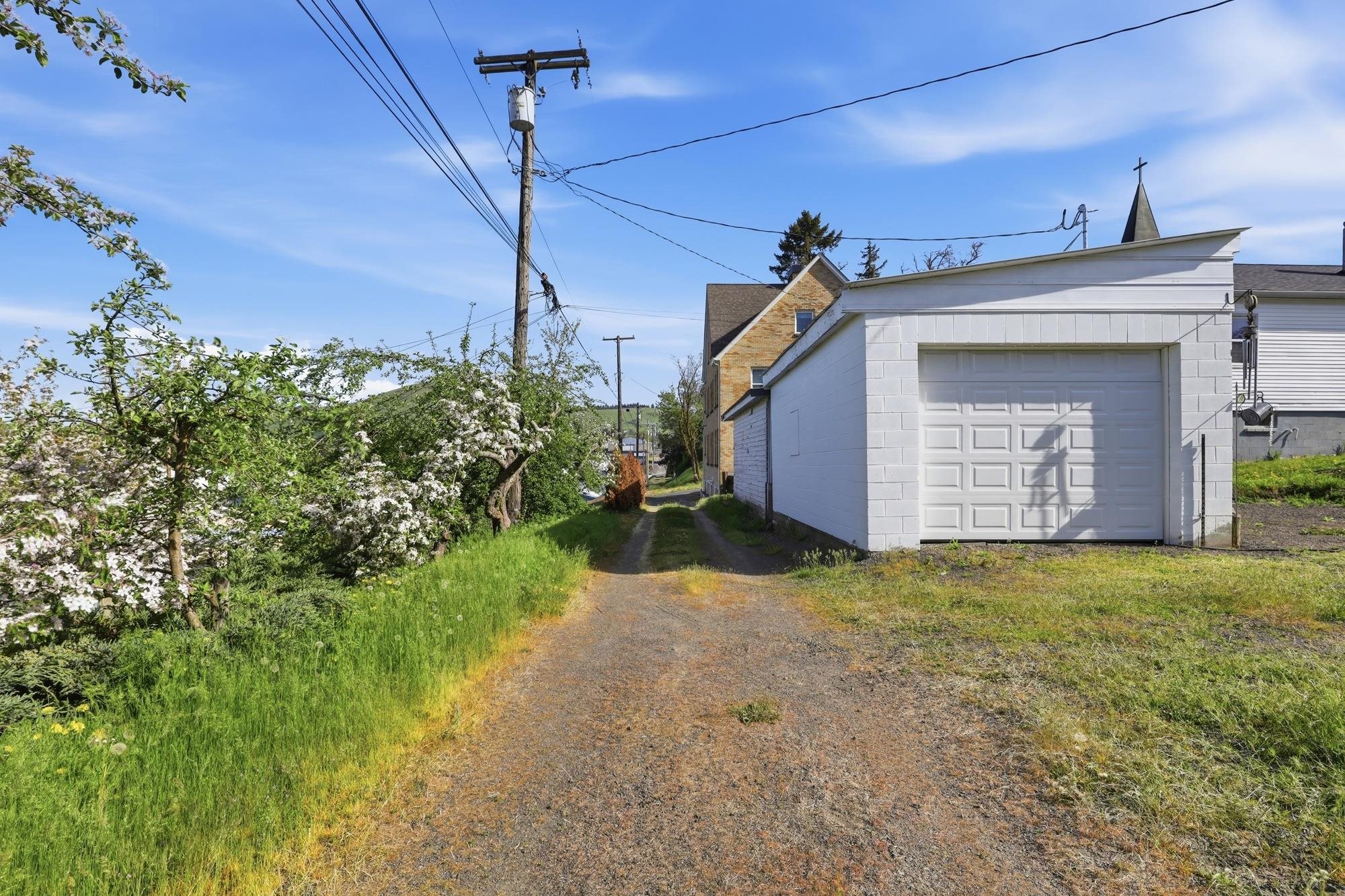 321 S Crosby St - Photo 3
