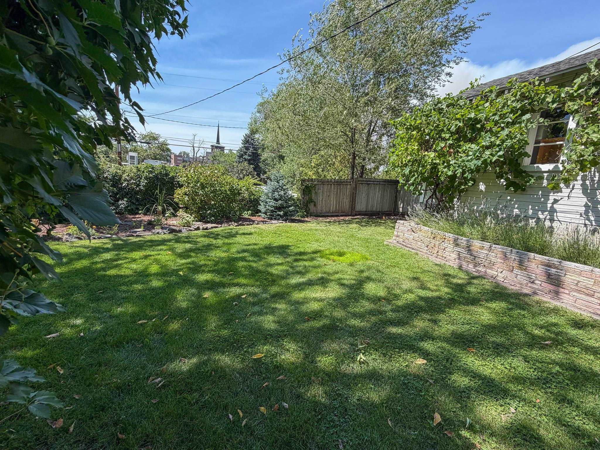 1711 N Normandie St - Photo 23